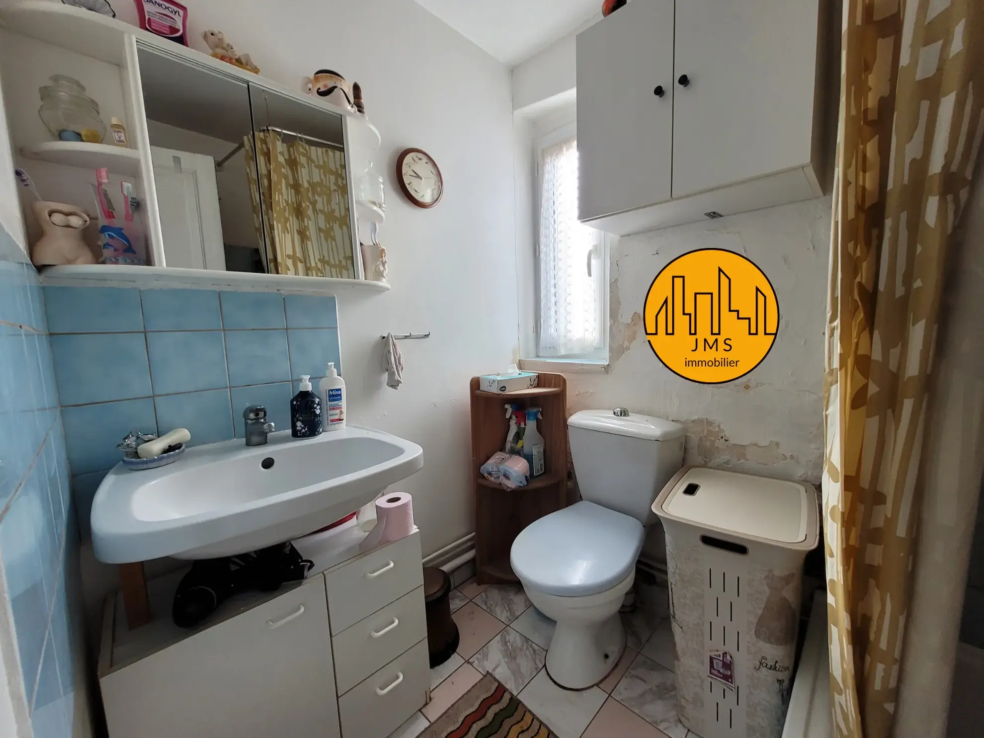 Maison mitoyenne avec jardin à Chatillon dans l'Allier – Potentiel à exploiter 