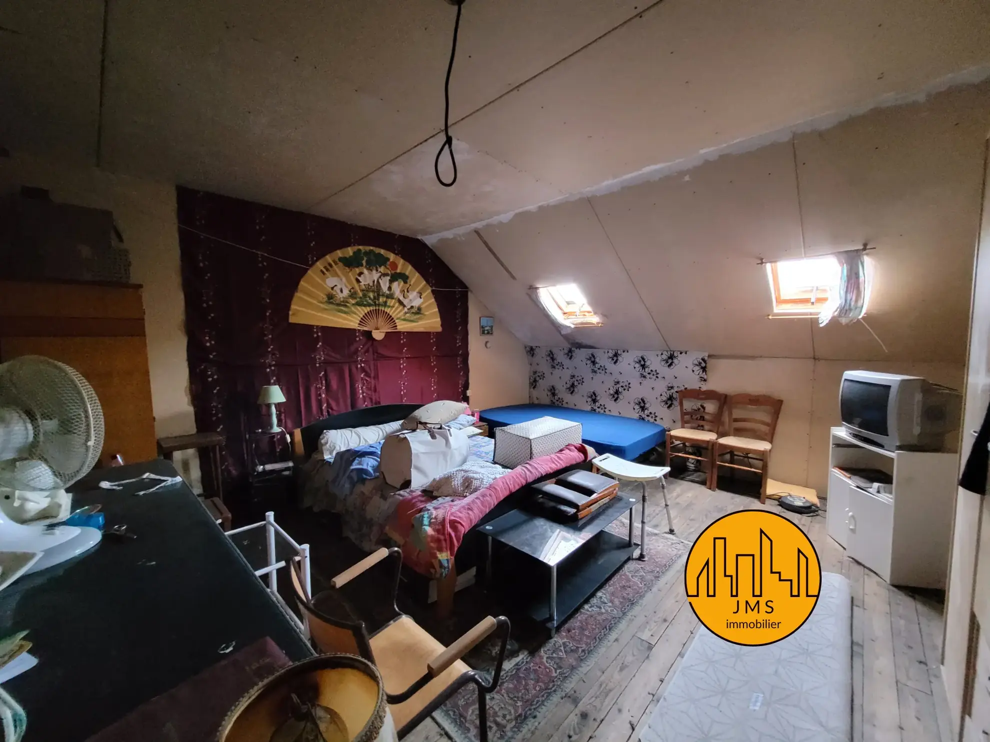 Maison mitoyenne avec jardin à Chatillon dans l'Allier – Potentiel à exploiter 