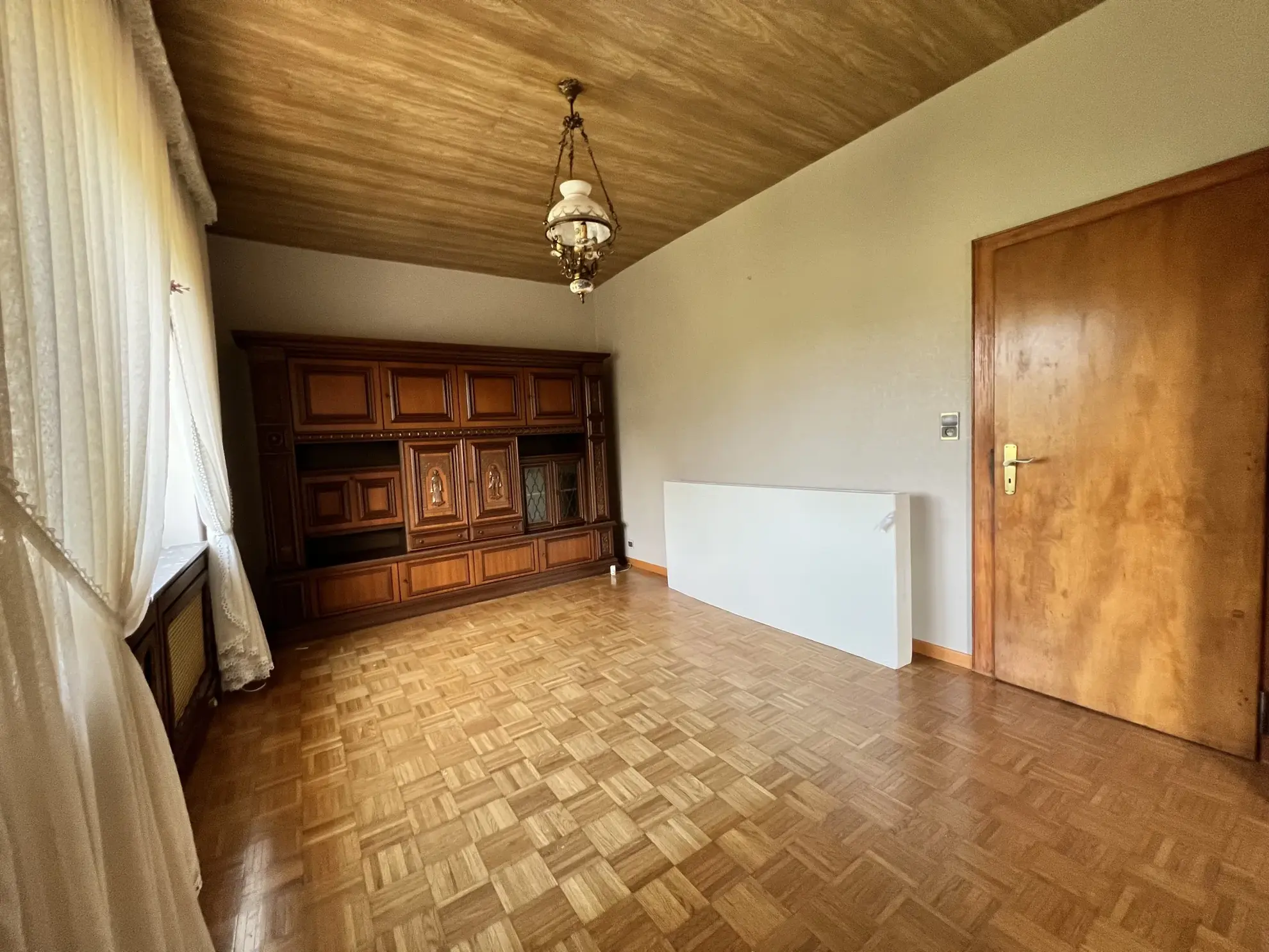 Maison individuelle à vendre à Berviller-en-Moselle avec sous-sol, terrasse et terrain spacieux 