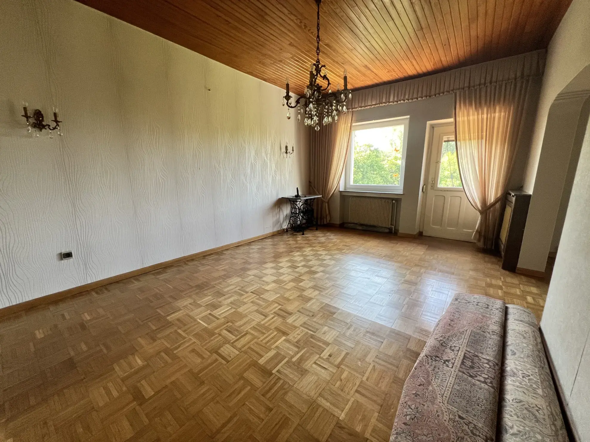 Maison individuelle à vendre à Berviller-en-Moselle avec sous-sol, terrasse et terrain spacieux 