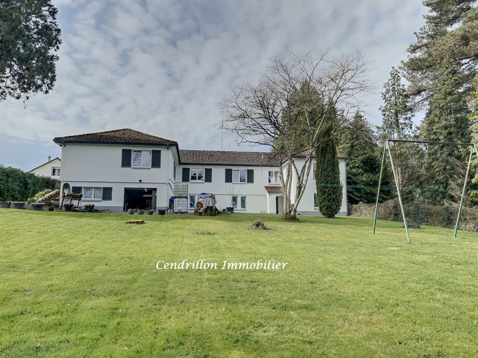 Maison moderne de plain-pied à Bourganeuf avec grand jardin et potentiel de division 