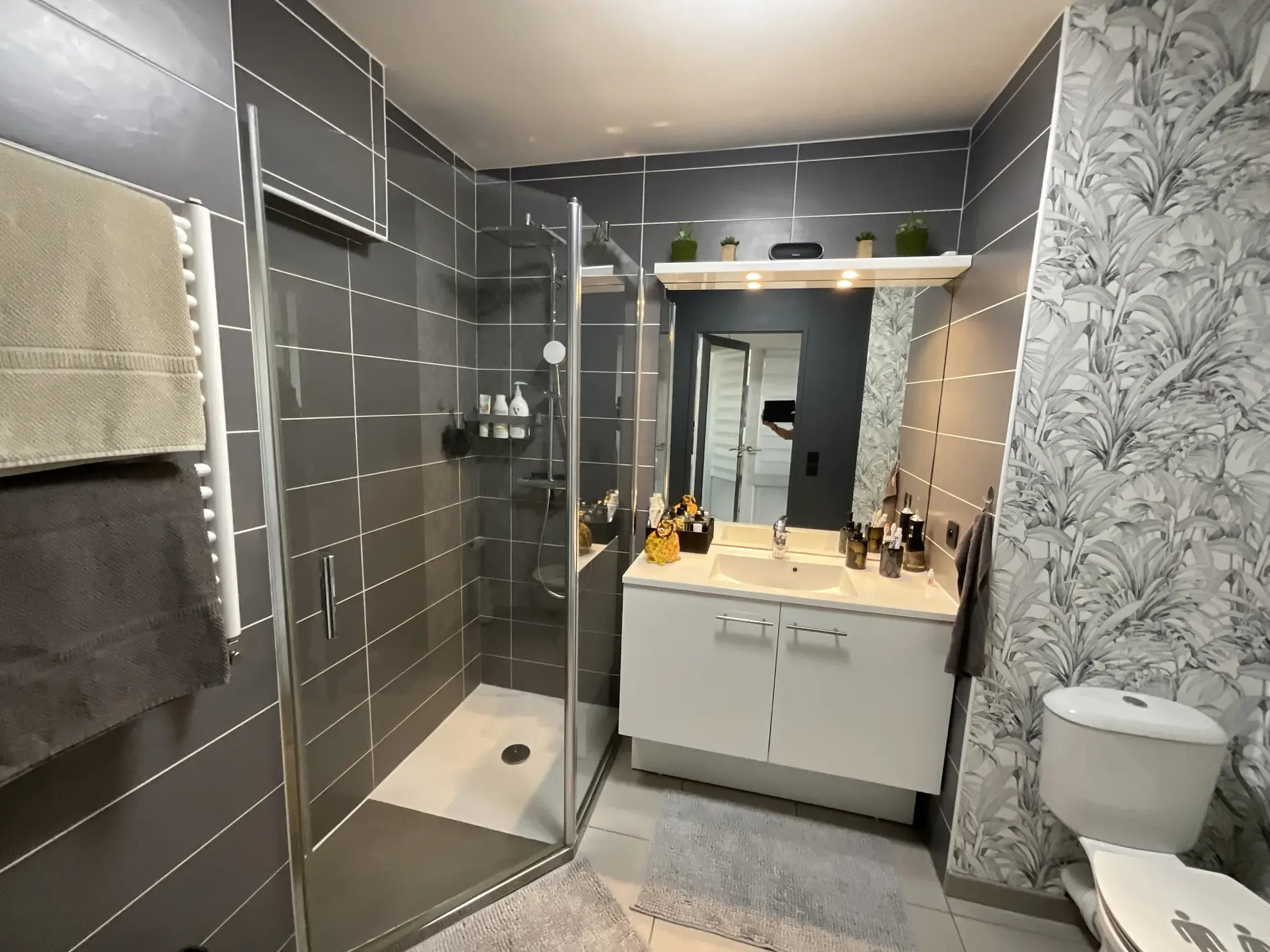 Appartement T2 récent avec terrasse à Cagnes-sur-Mer près de la mer 