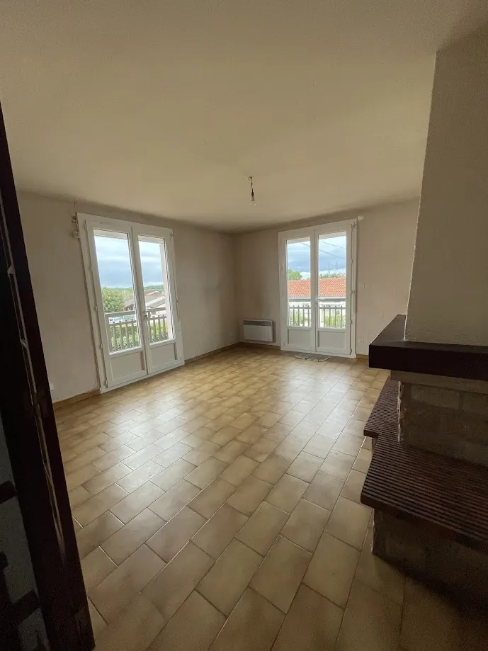 Maison familiale calme à Fleurance avec véranda et garage 