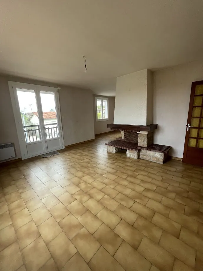 Maison familiale calme à Fleurance avec véranda et garage 