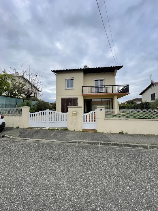 Maison familiale calme à Fleurance avec véranda et garage