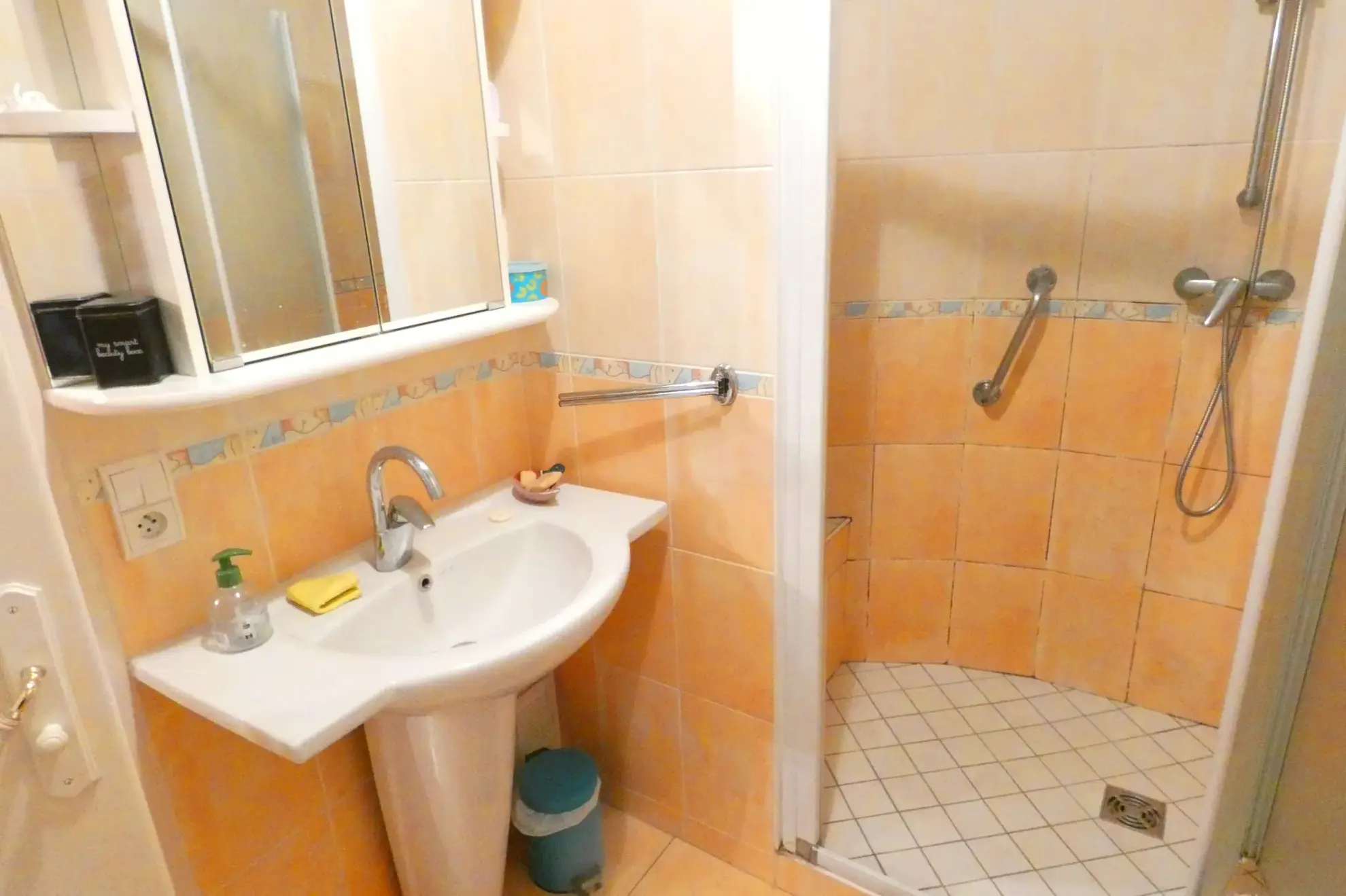 Appartement T4 avec balcon, garage et cave à Aurillac - Résidence sécurisée 