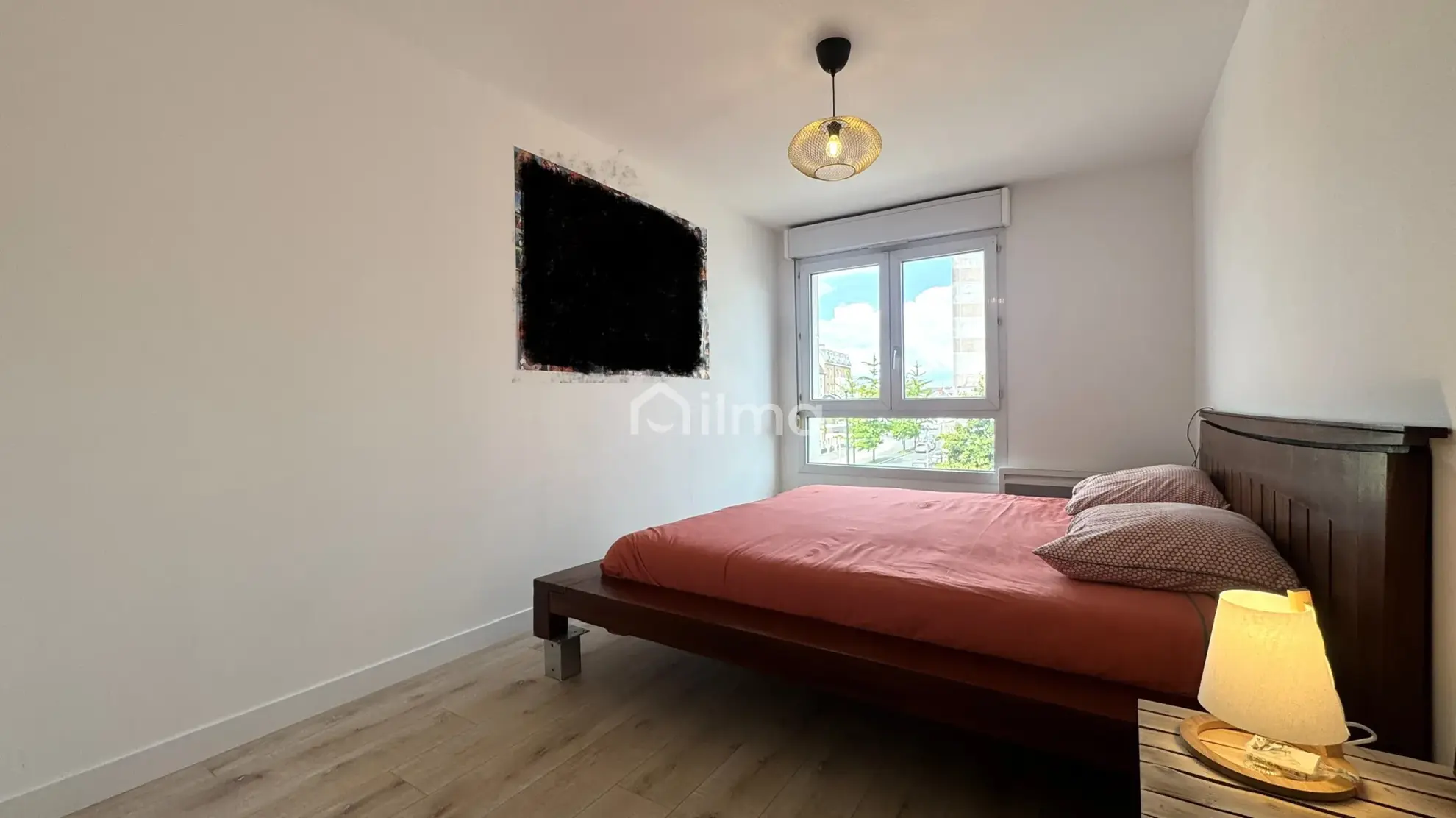 Appartement lumineux de 78 m2 à Meaux avec balcon, parking et potentiel d'évolution 