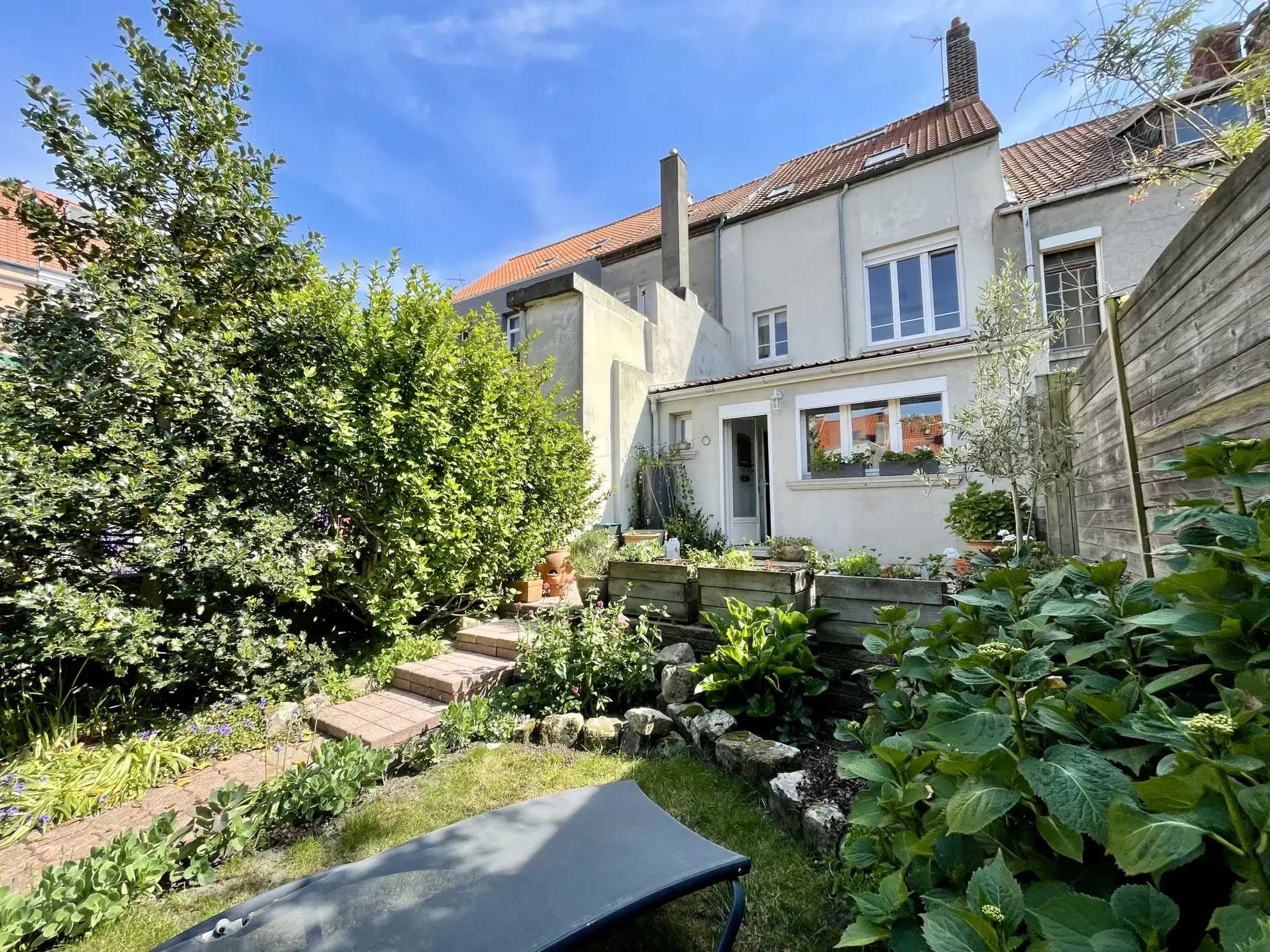 Maison de ville à vendre à Boulogne-sur-Mer, 124 m² avec jardin et terrasse
