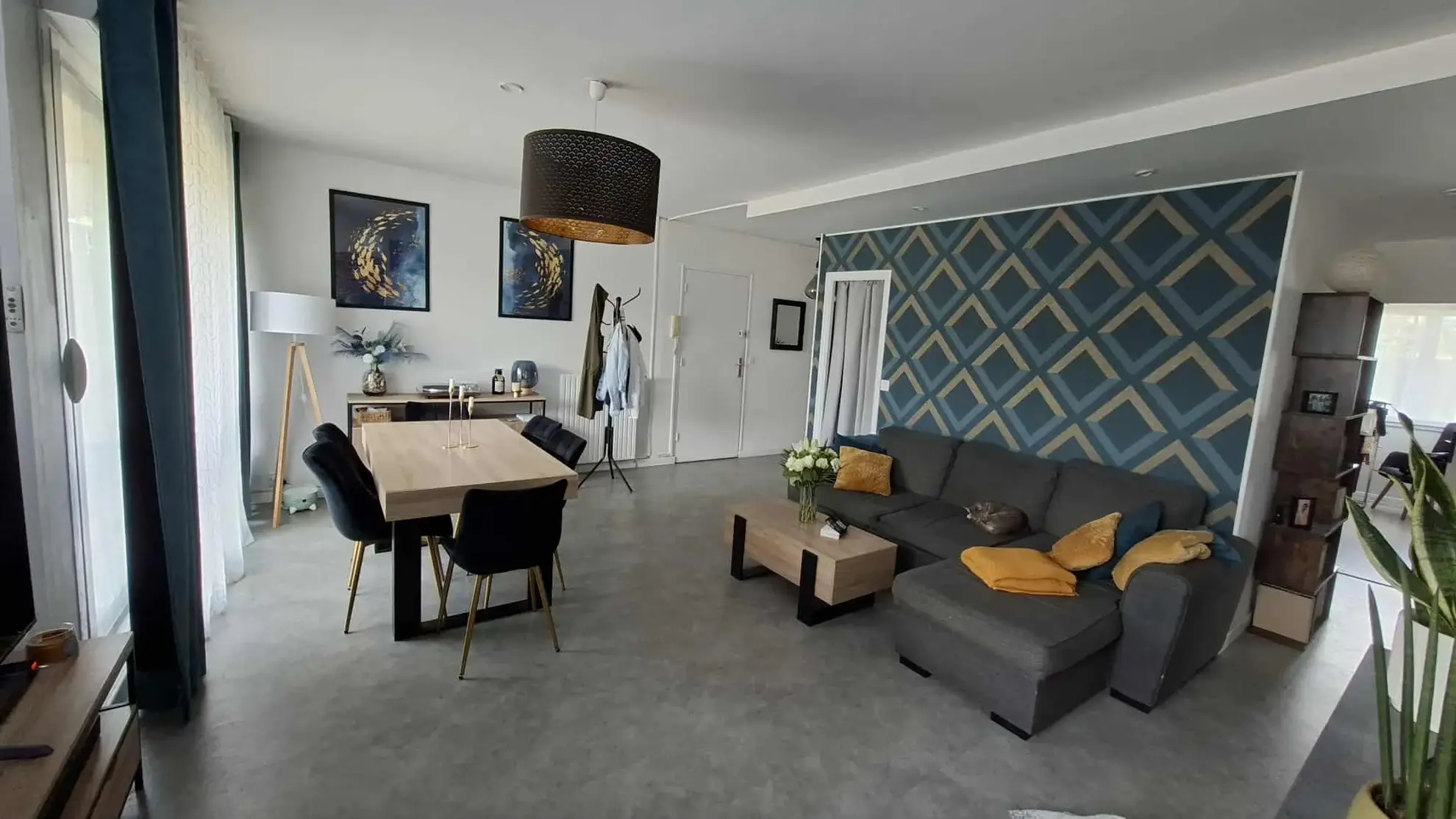 Appartement T4 à Brest avec loggia, cave et proximité des transports