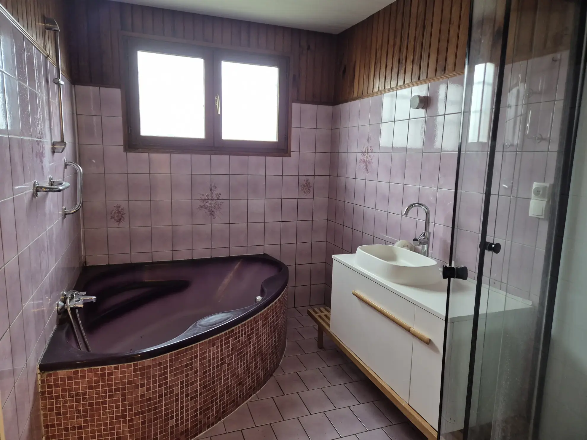 Pavillon à Saint-Dizier avec 3 chambres, jardin clos, à rafraîchir, faible consommation énergétique 