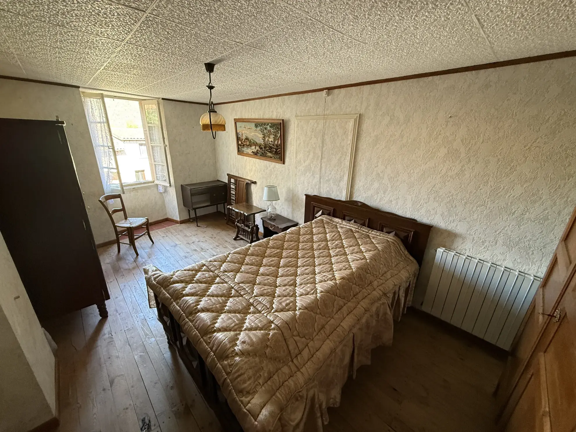 Maison en pierre de 152 m² à Saint Izaire avec terrasse et potentiel d'agrandissement 