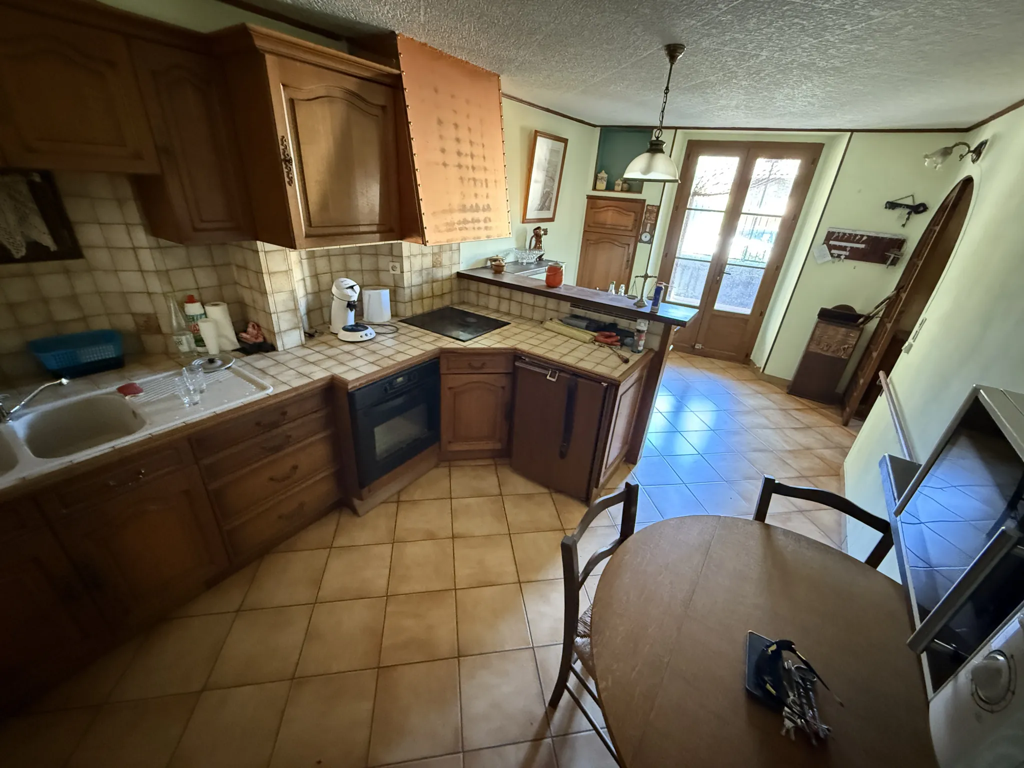 Maison en pierre de 152 m² à Saint Izaire avec terrasse et potentiel d'agrandissement 