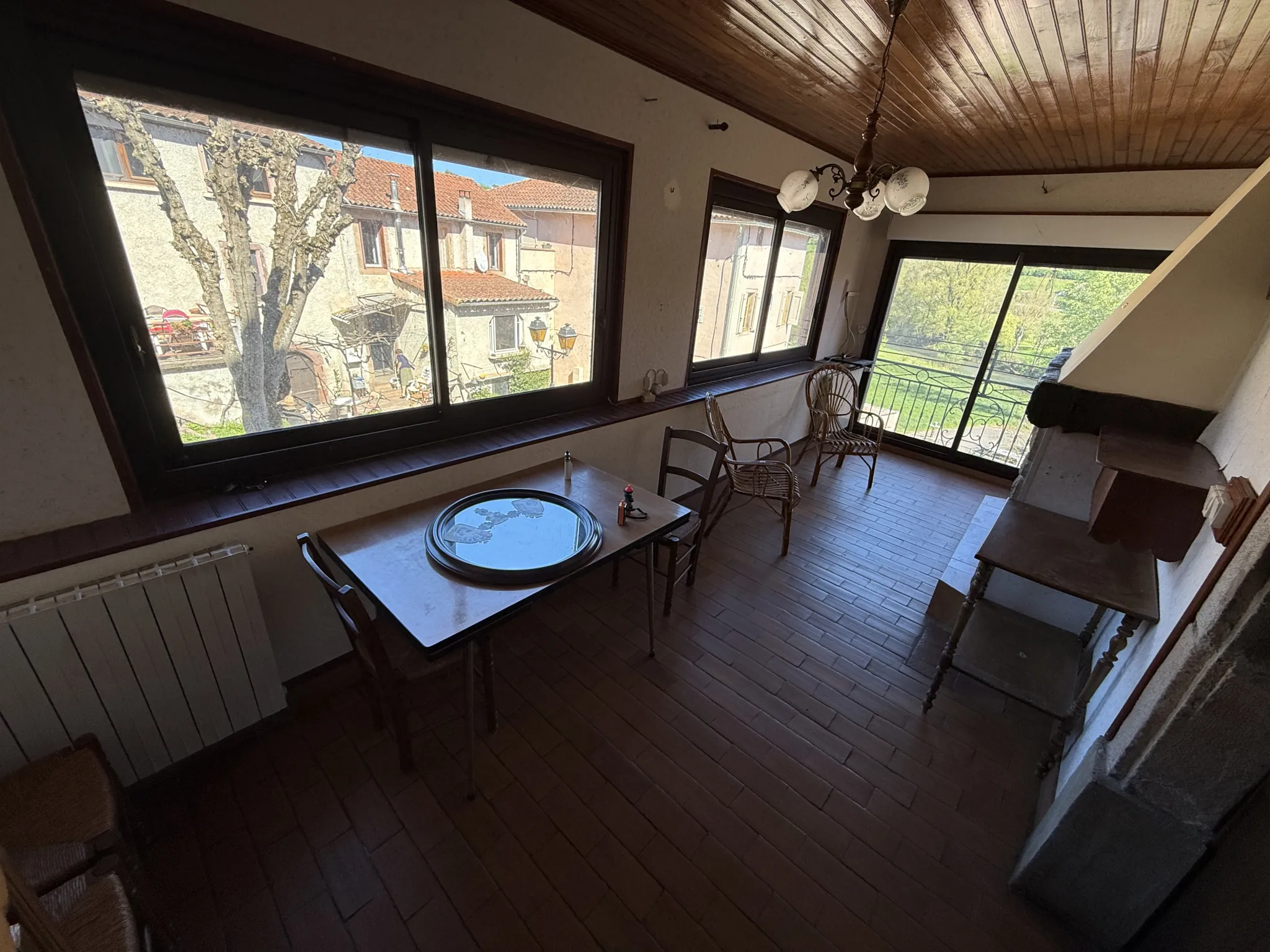 Maison en pierre de 152 m² à Saint Izaire avec terrasse et potentiel d'agrandissement 