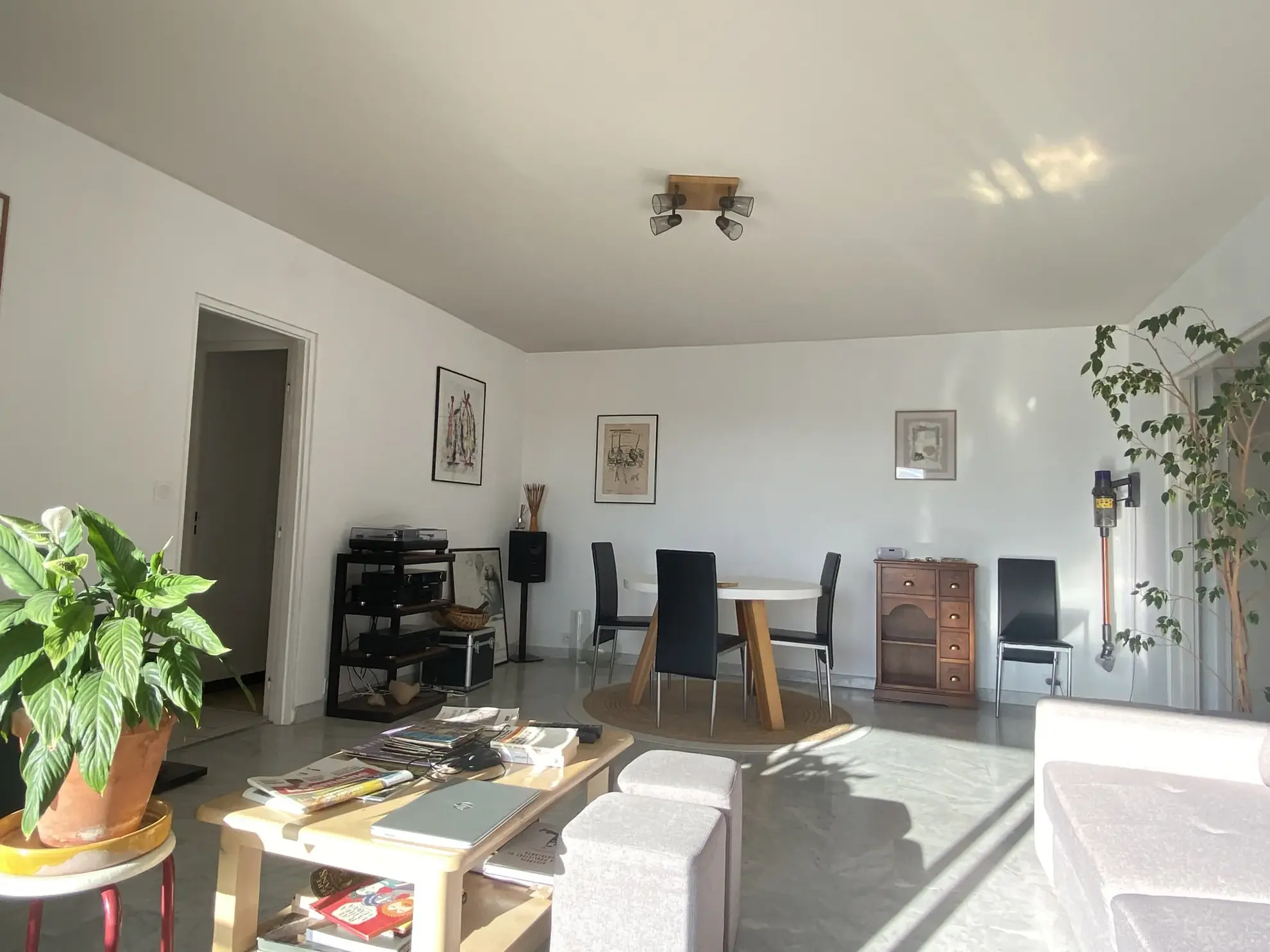 Appartement 5 pièces avec terrasse et garage à Perpignan secteur des Quais de la Basse 