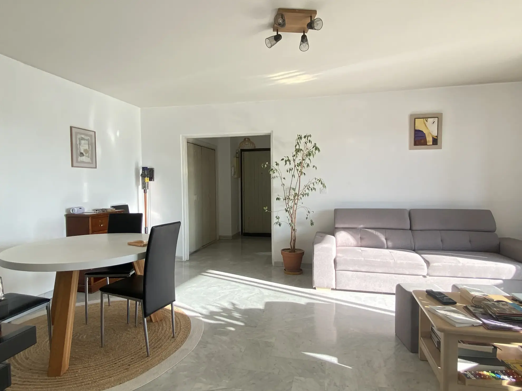 Appartement 5 pièces avec terrasse et garage à Perpignan secteur des Quais de la Basse 