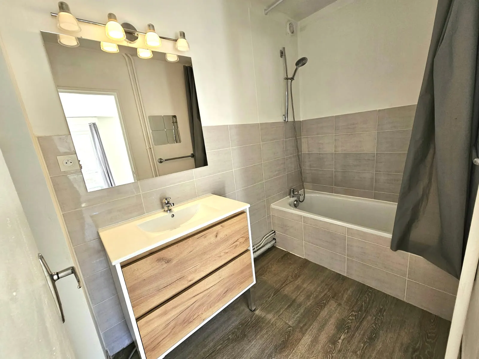 Appartement F2 avec parking à Saint-Étienne, secteur Jacquard 