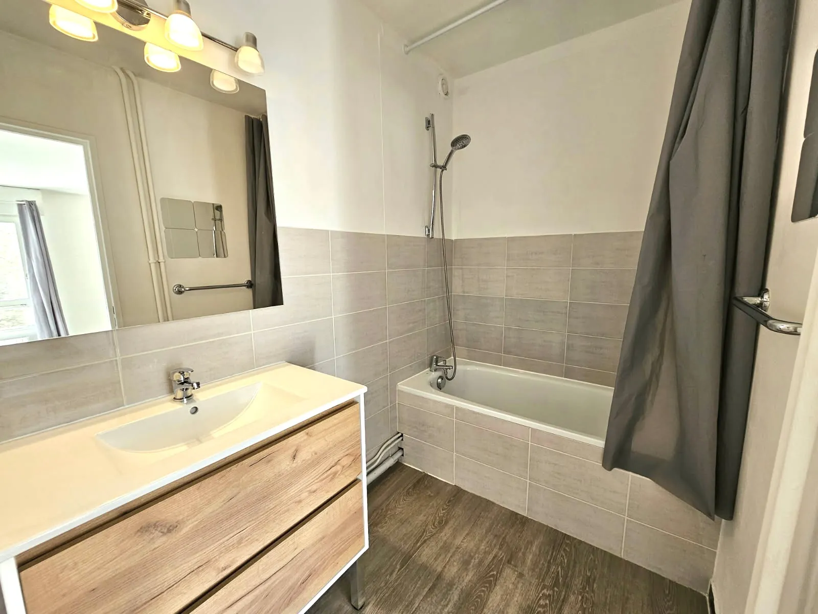 Appartement F2 avec parking à Saint-Étienne, secteur Jacquard 