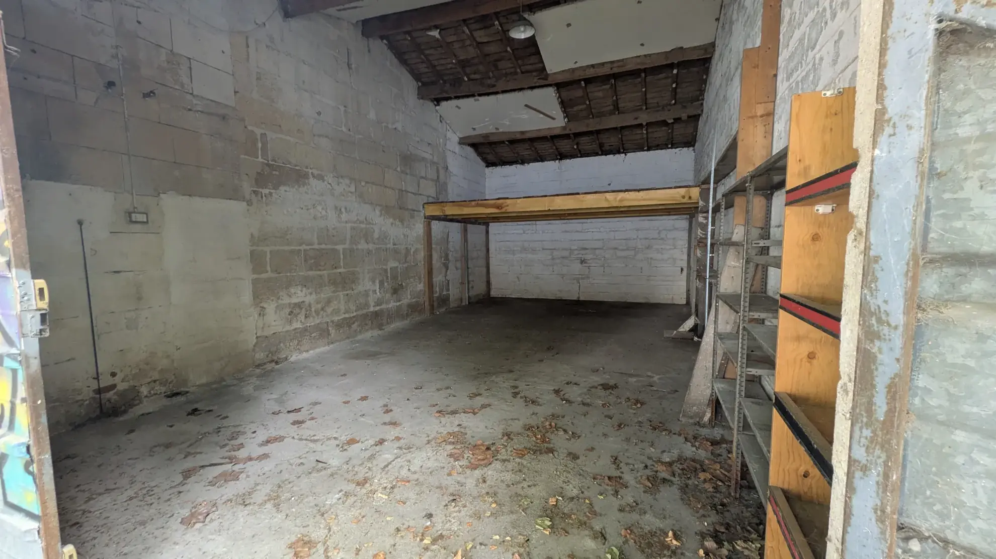 Ensemble immobilier à vendre à Saintes avec maison, jardin et garages - Opportunité rare 