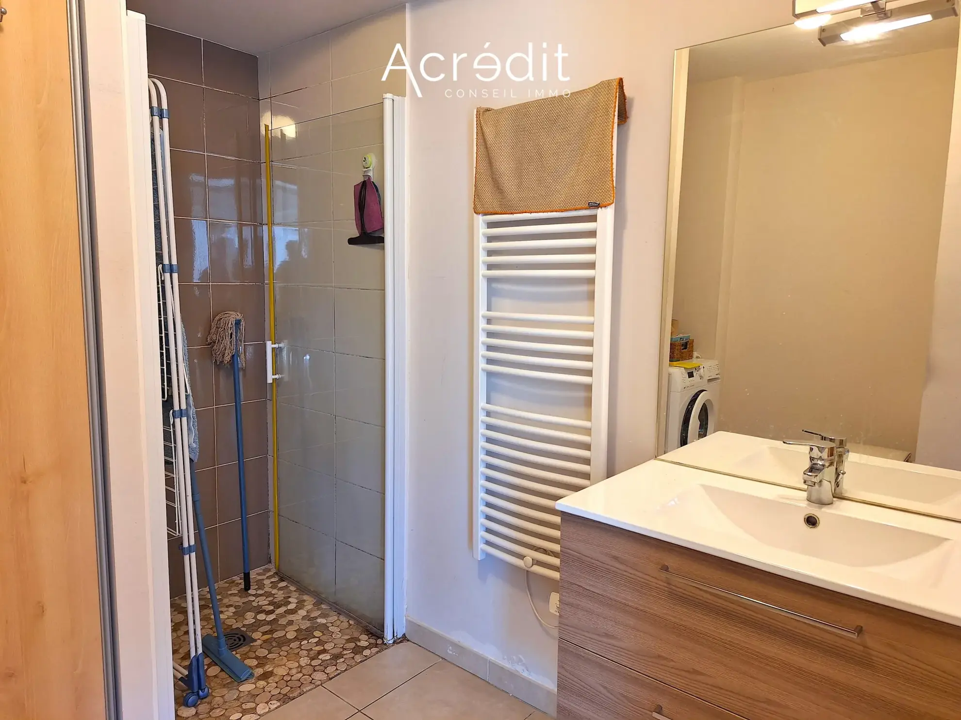 Bel appartement F2 avec terrasse et parking à Béziers centre-ville 