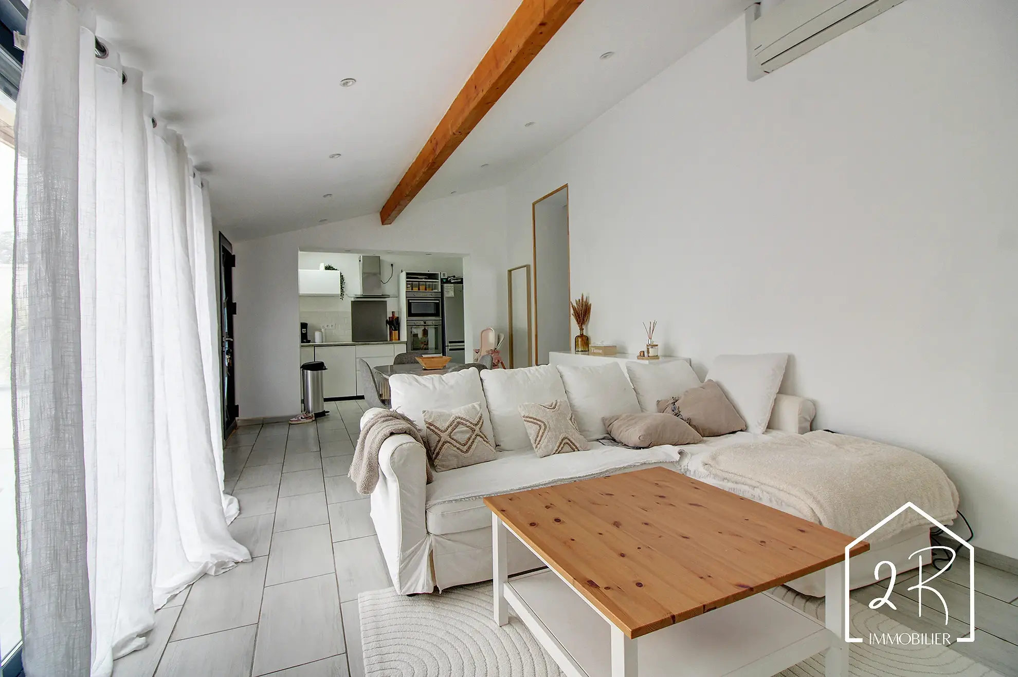 Maison de 65 m² avec piscine et terrasse à Chasse-sur-Rhône 