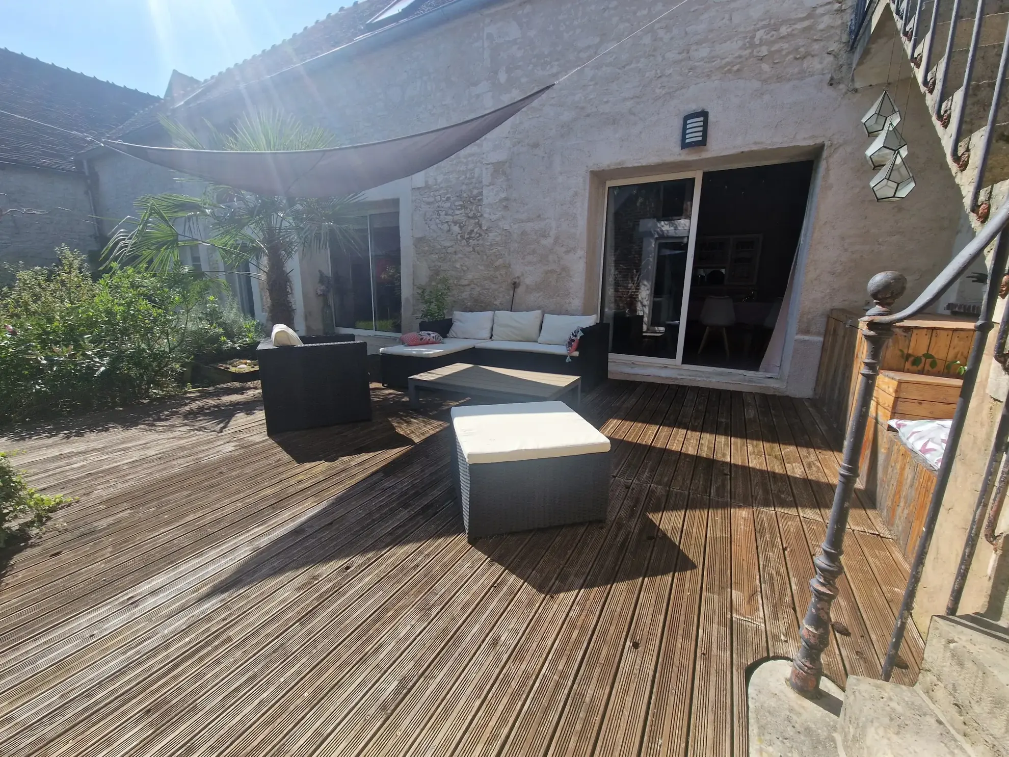 Maison charmante avec jardin et dépendances à Charmoy - 167 m² 