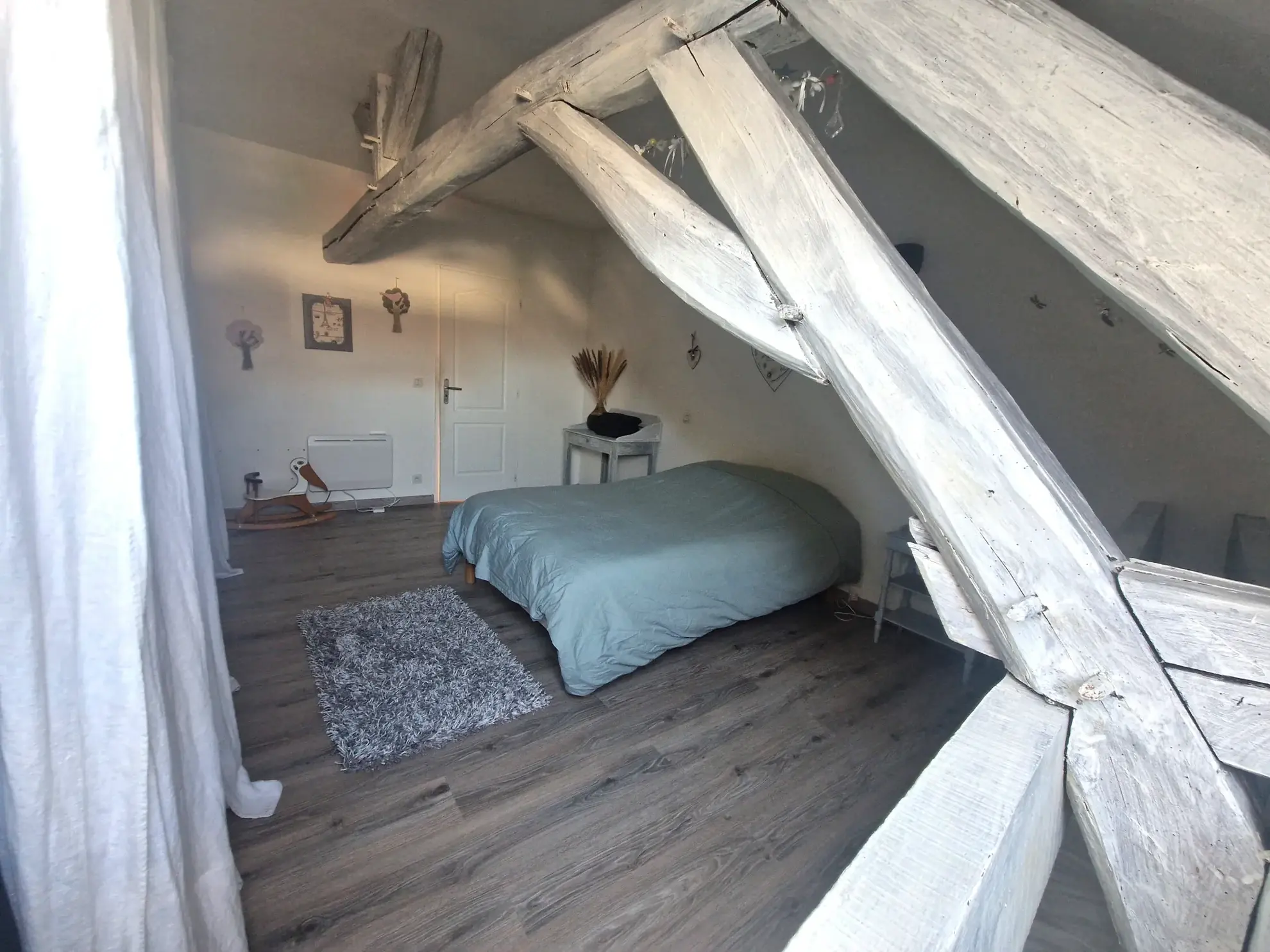 Maison charmante avec jardin et dépendances à Charmoy - 167 m² 