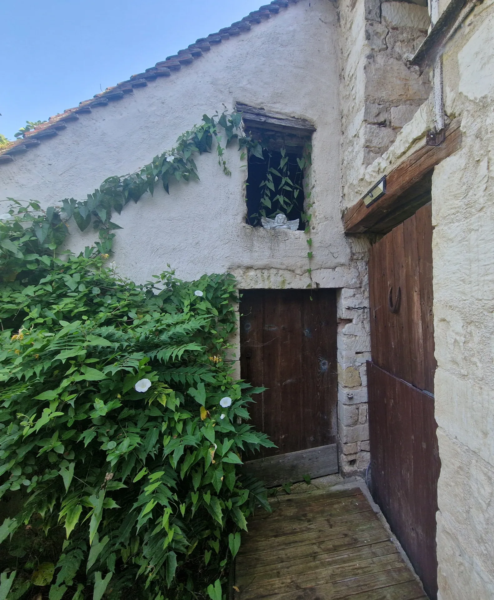 Maison charmante avec jardin et dépendances à Charmoy - 167 m² 