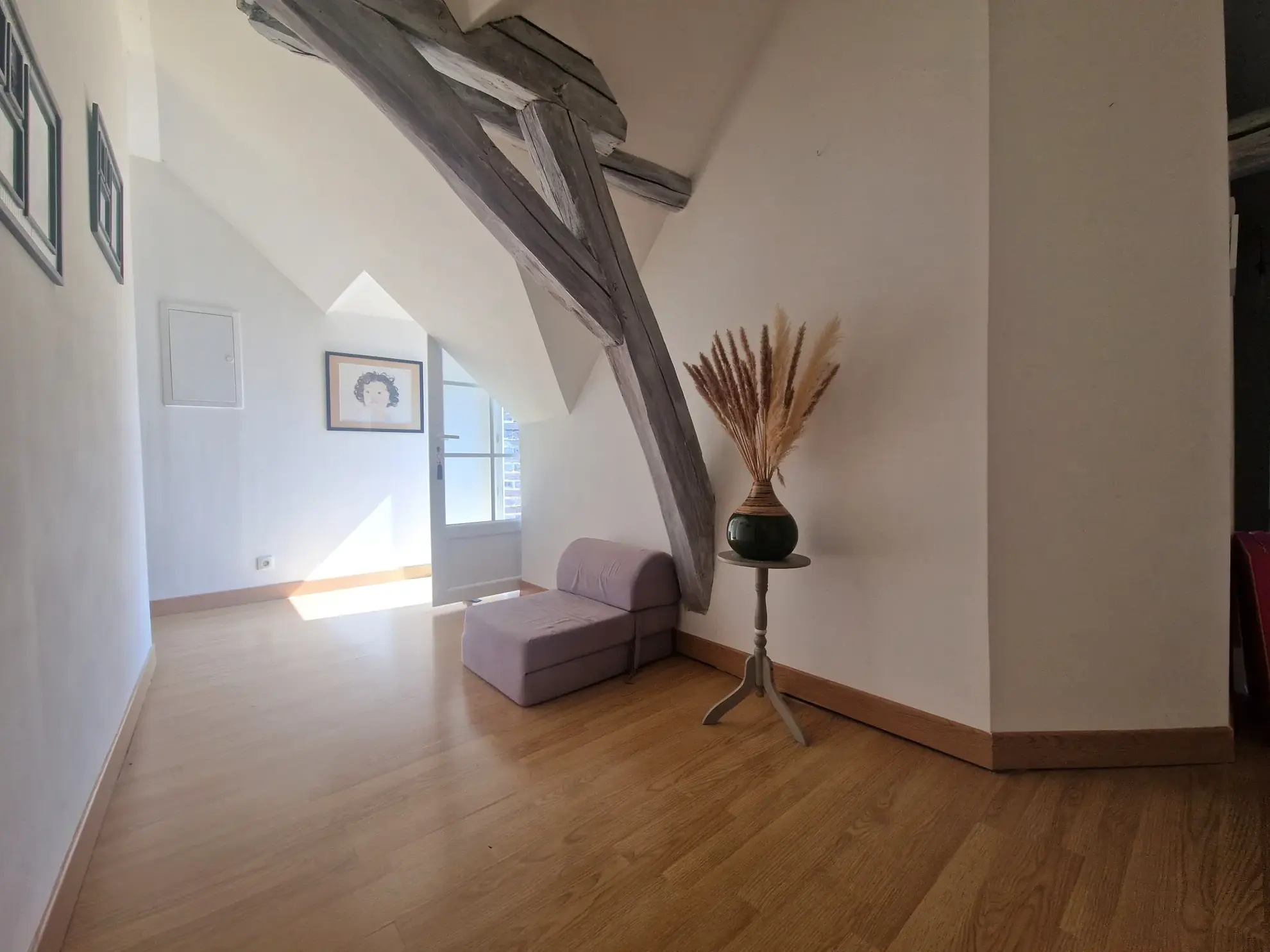 Maison charmante avec jardin et dépendances à Charmoy - 167 m² 