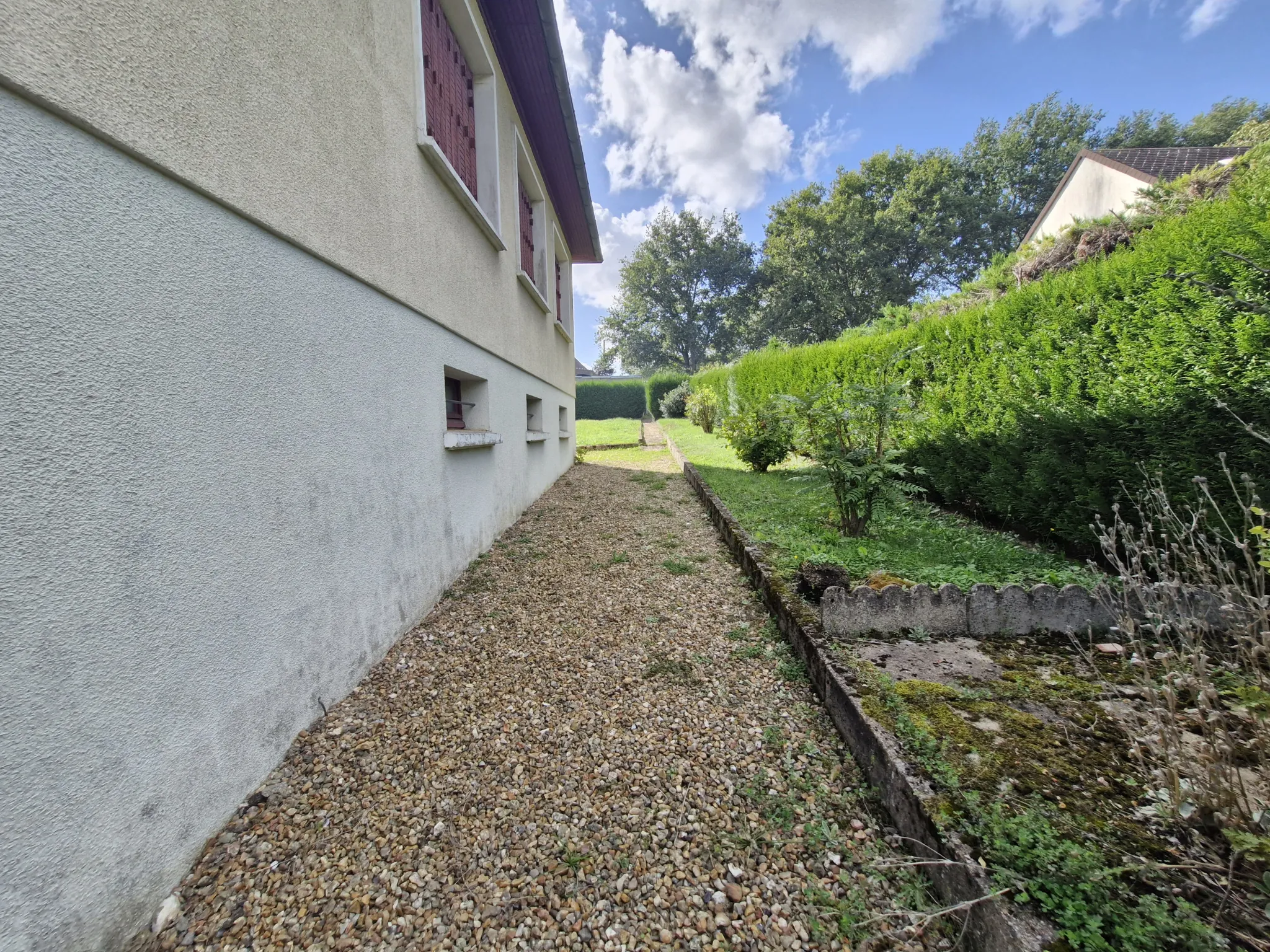 Maison à vendre à Fréteval, 68m², 3 chambres, proche Vendôme 