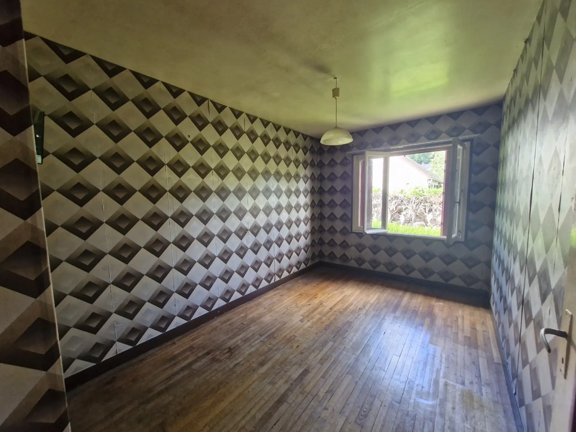 Maison à vendre à Fréteval, 68m², 3 chambres, proche Vendôme 