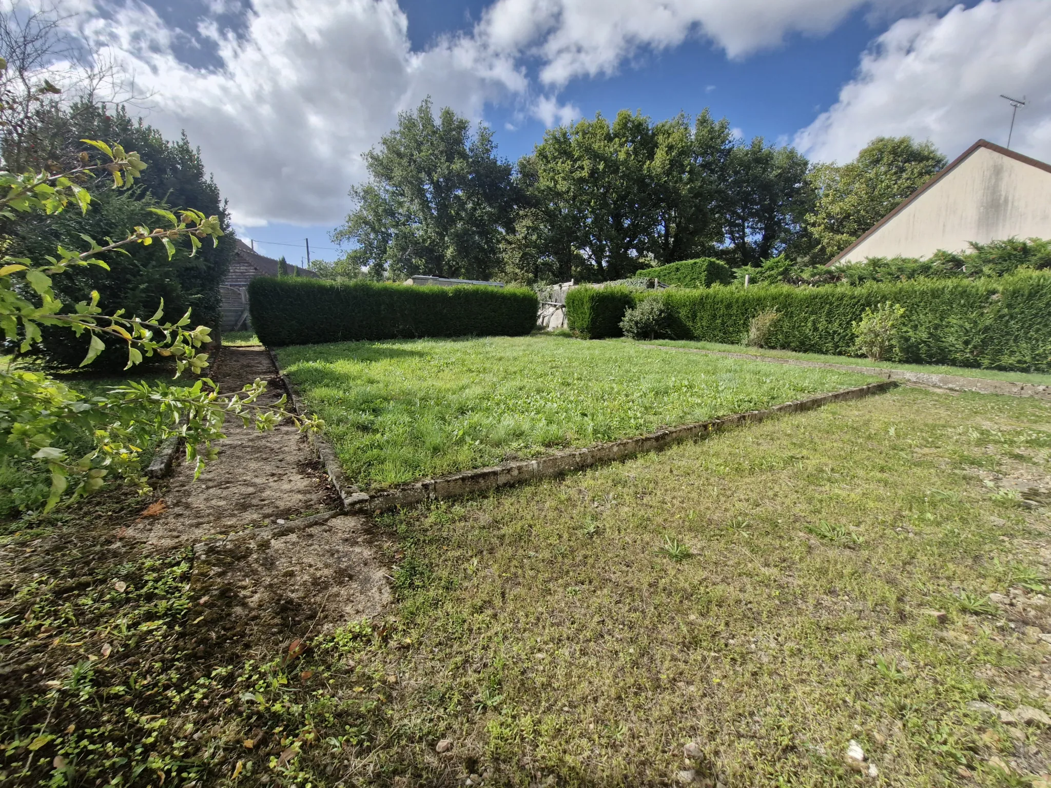 Maison à vendre à Fréteval, 68m², 3 chambres, proche Vendôme 