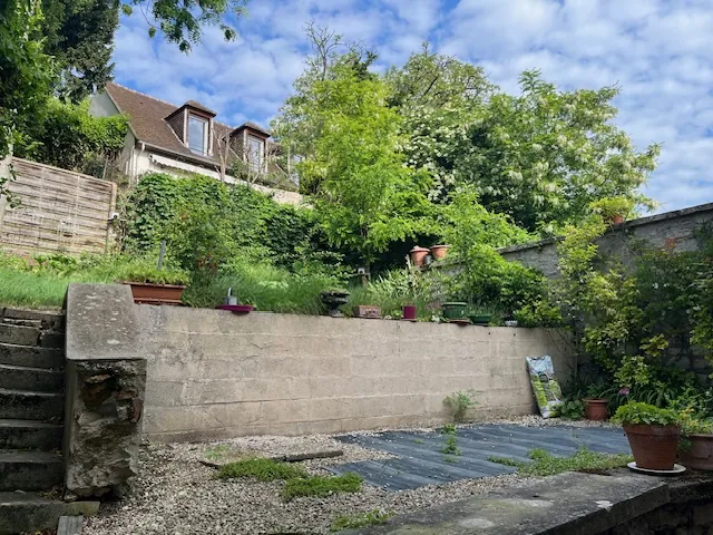 Appartement traversant de 58 m² avec jardin privé à Le Port Marly 