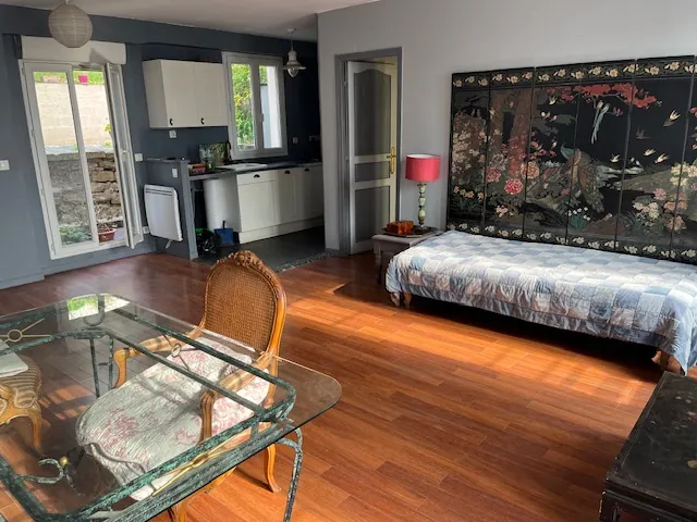 Appartement traversant de 58 m² avec jardin privé à Le Port Marly 