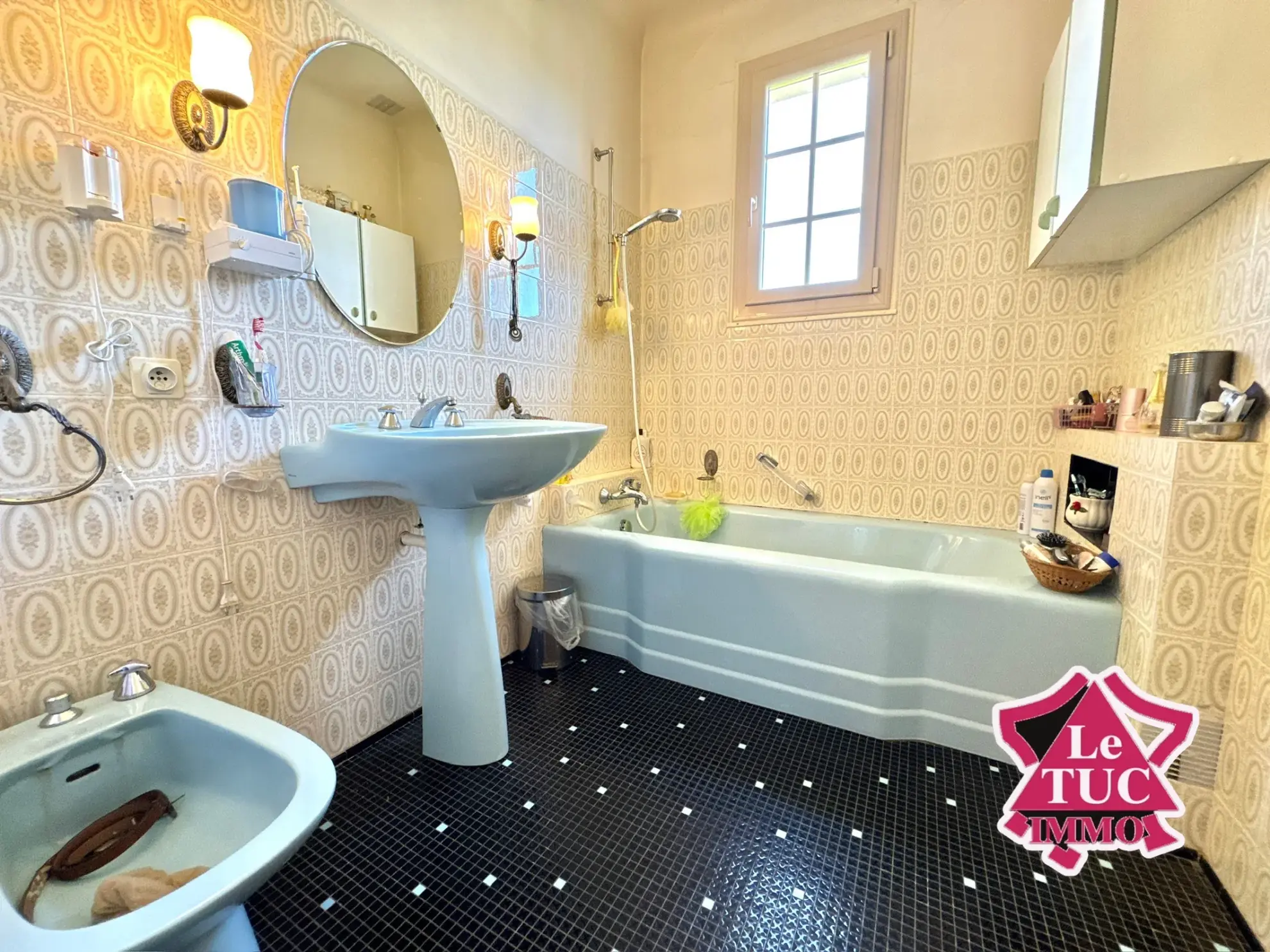 Maison familiale avec double logement et grand terrain à Dausse 