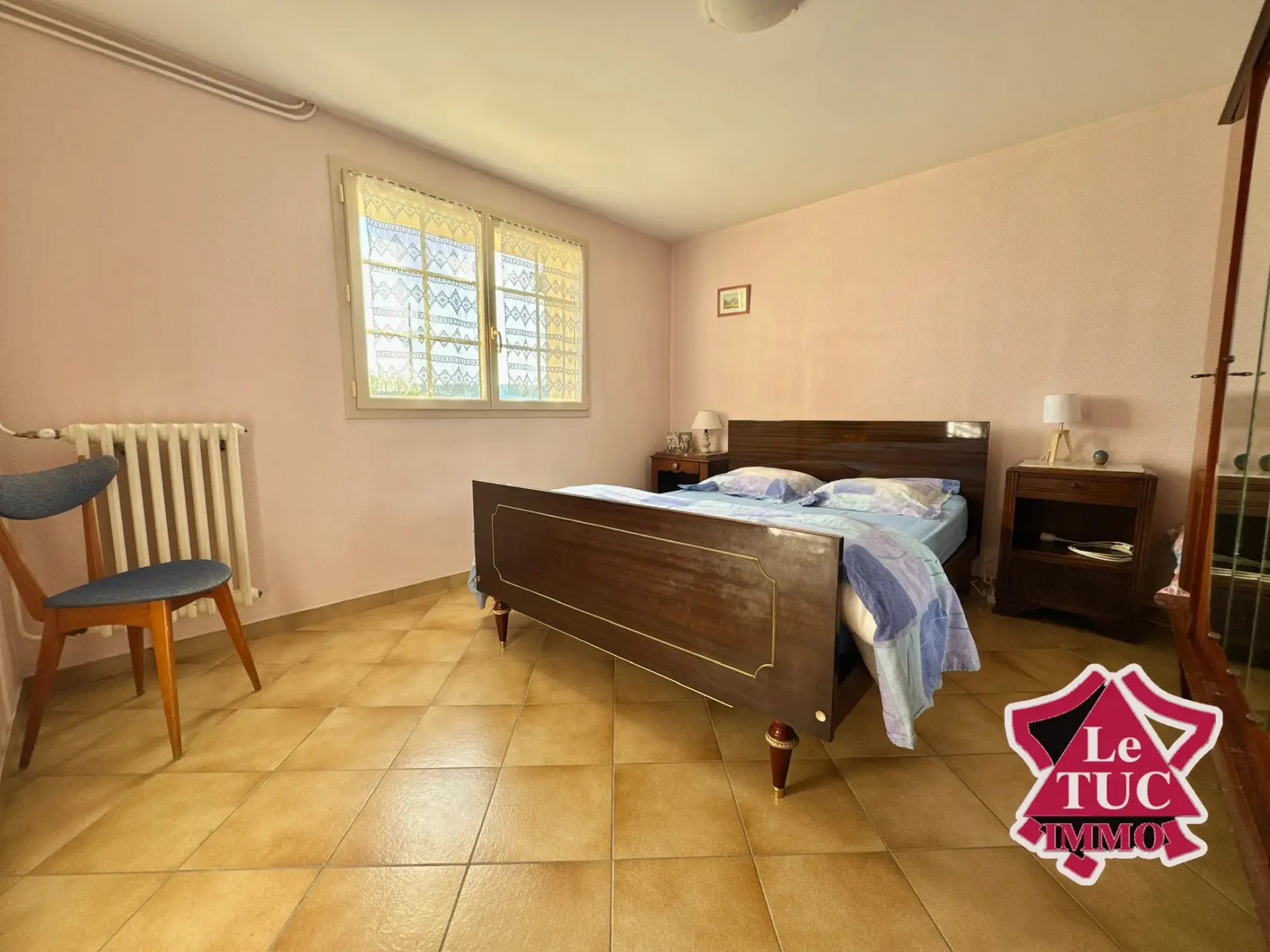 Maison familiale avec double logement et grand terrain à Dausse 