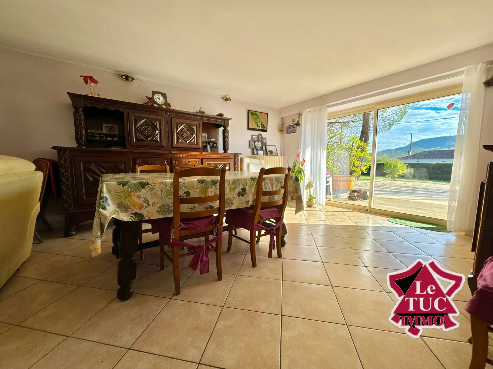 Maison familiale avec double logement et grand terrain à Dausse 