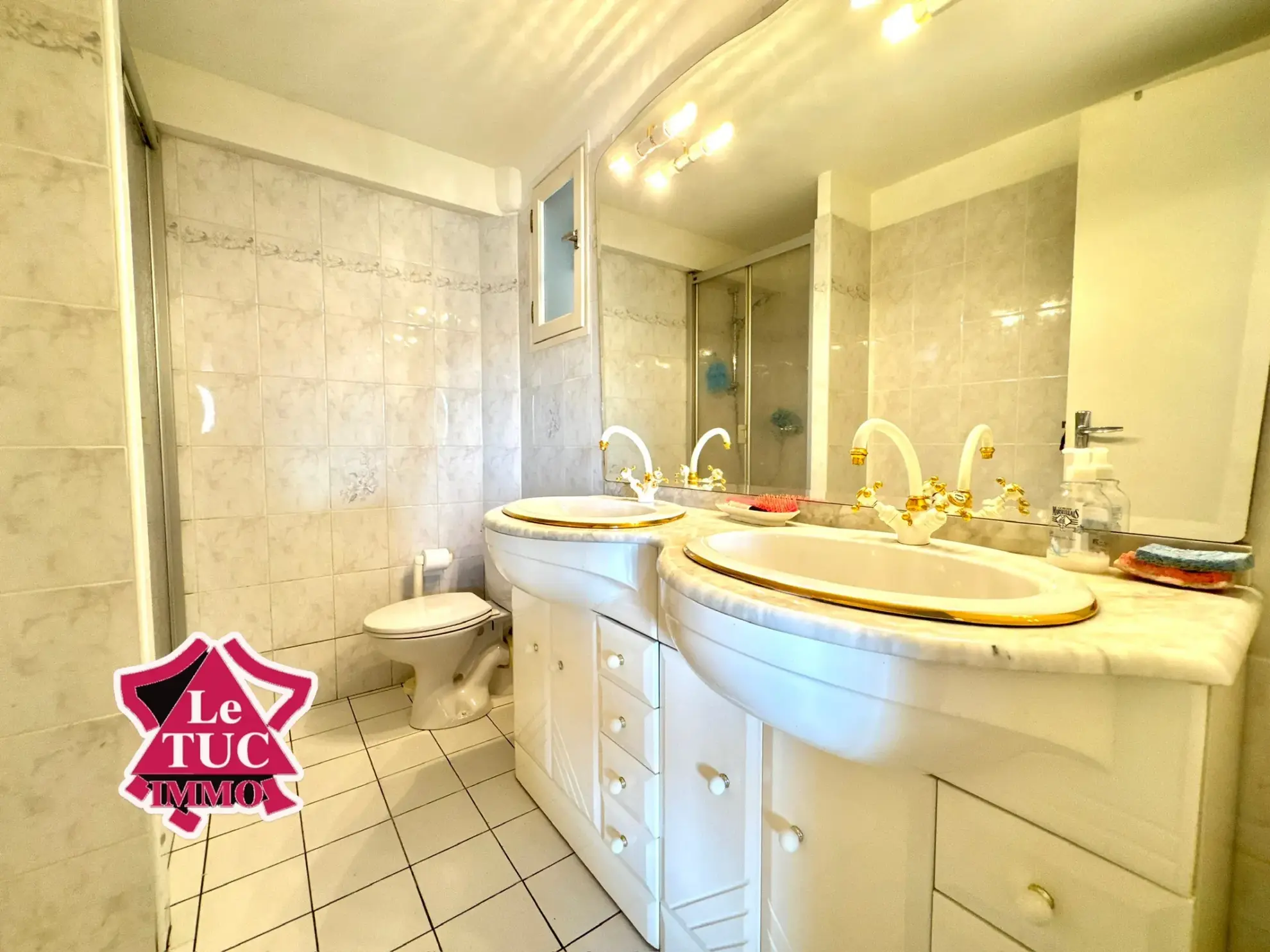 Maison familiale avec double logement et grand terrain à Dausse 