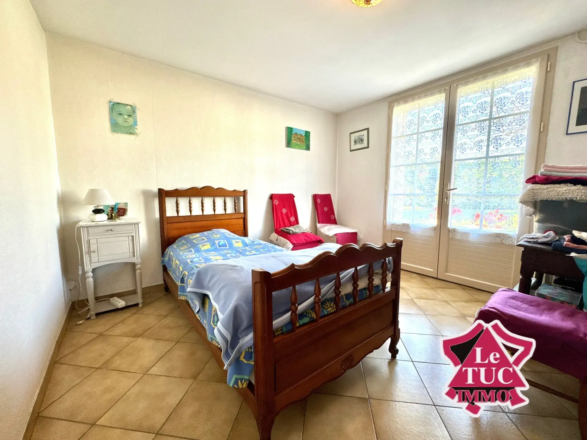 Maison familiale avec double logement et grand terrain à Dausse 