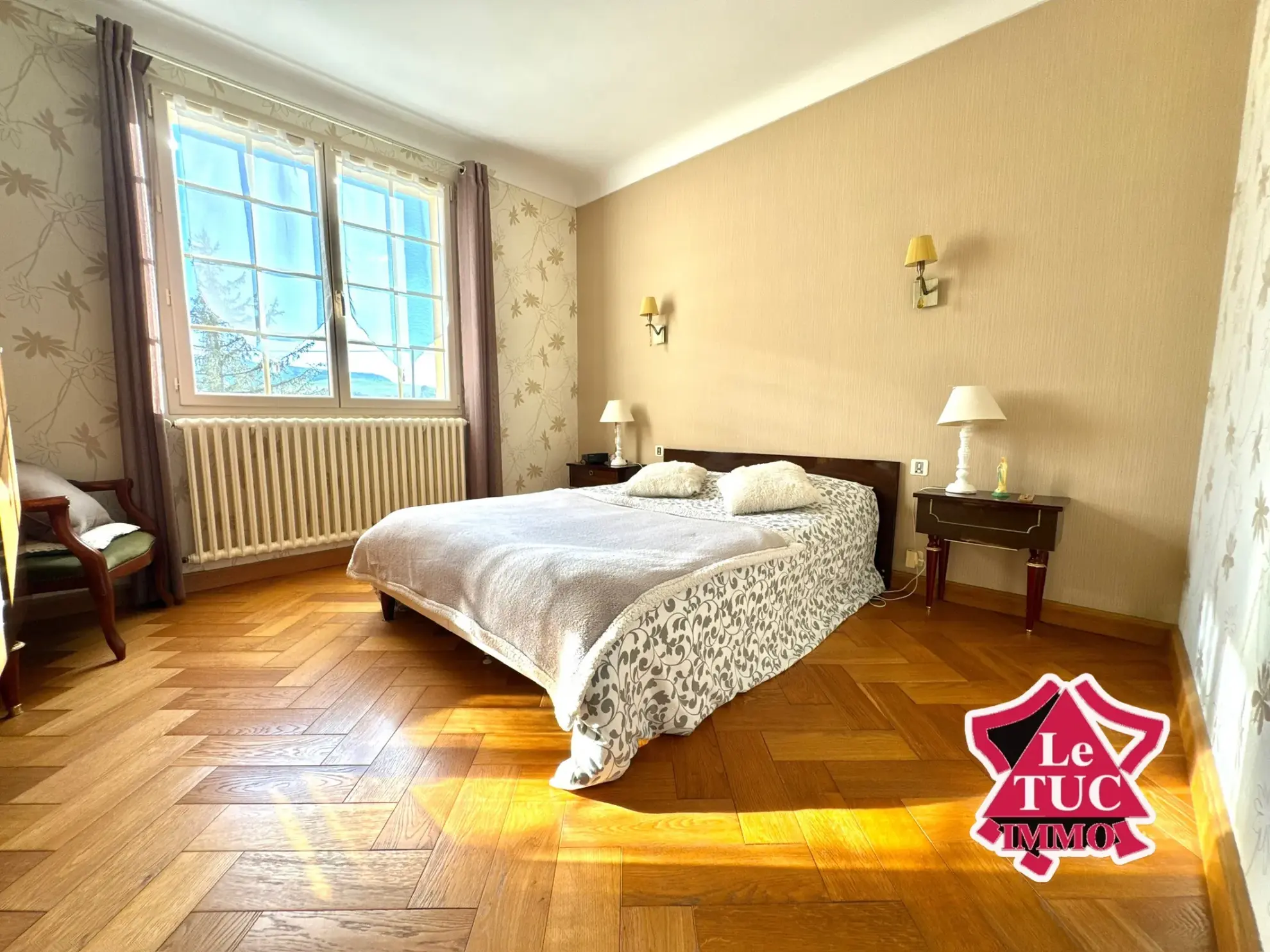 Maison familiale avec double logement et grand terrain à Dausse 