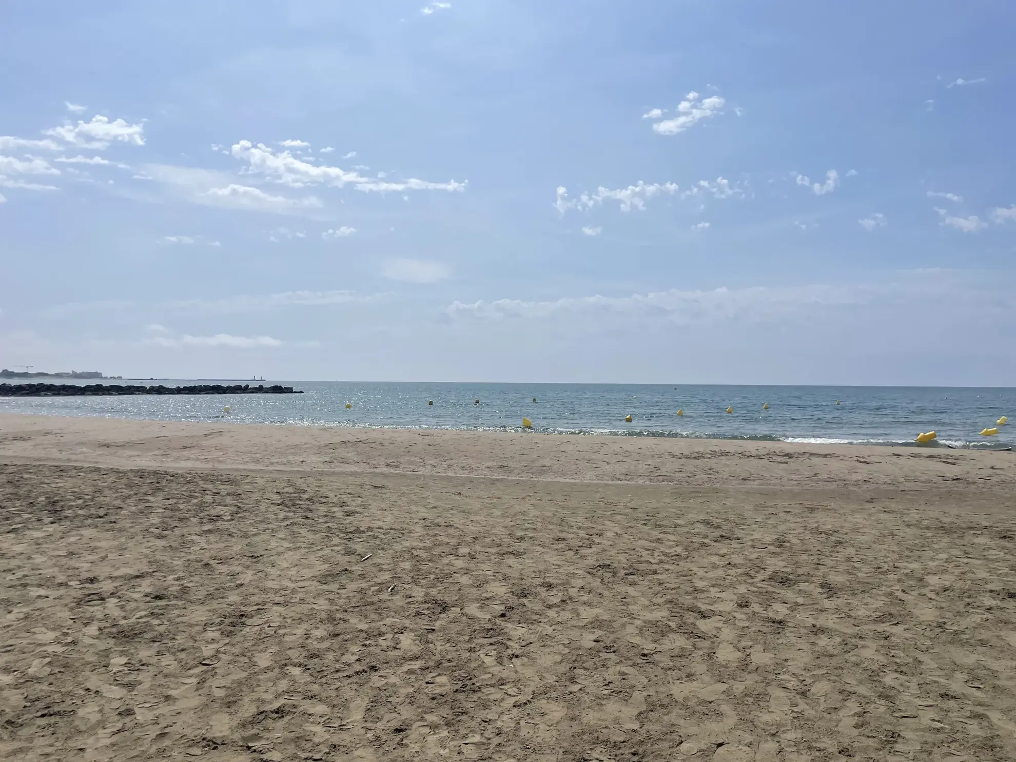 Villa à Vias Plage à 200m de la mer avec dépendance et grand terrain 