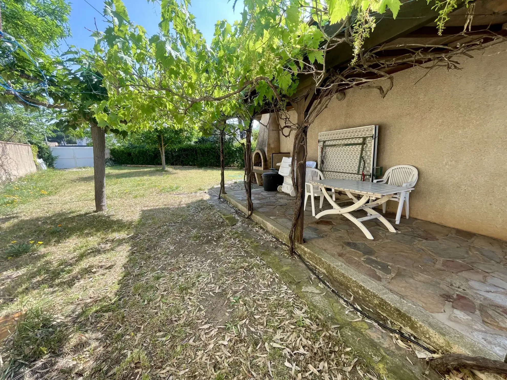 Villa à Vias Plage à 200m de la mer avec dépendance et grand terrain 