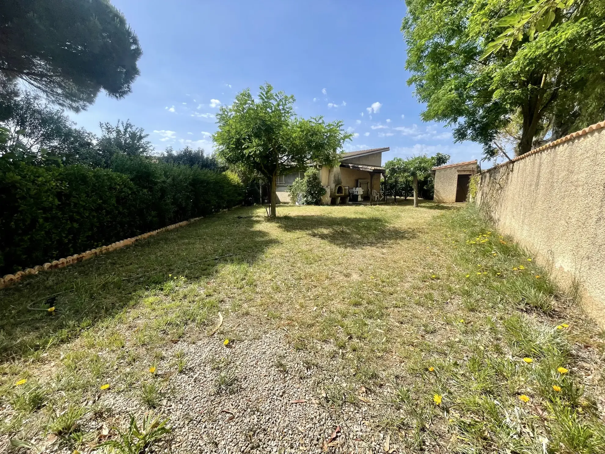 Villa à Vias Plage à 200m de la mer avec dépendance et grand terrain 