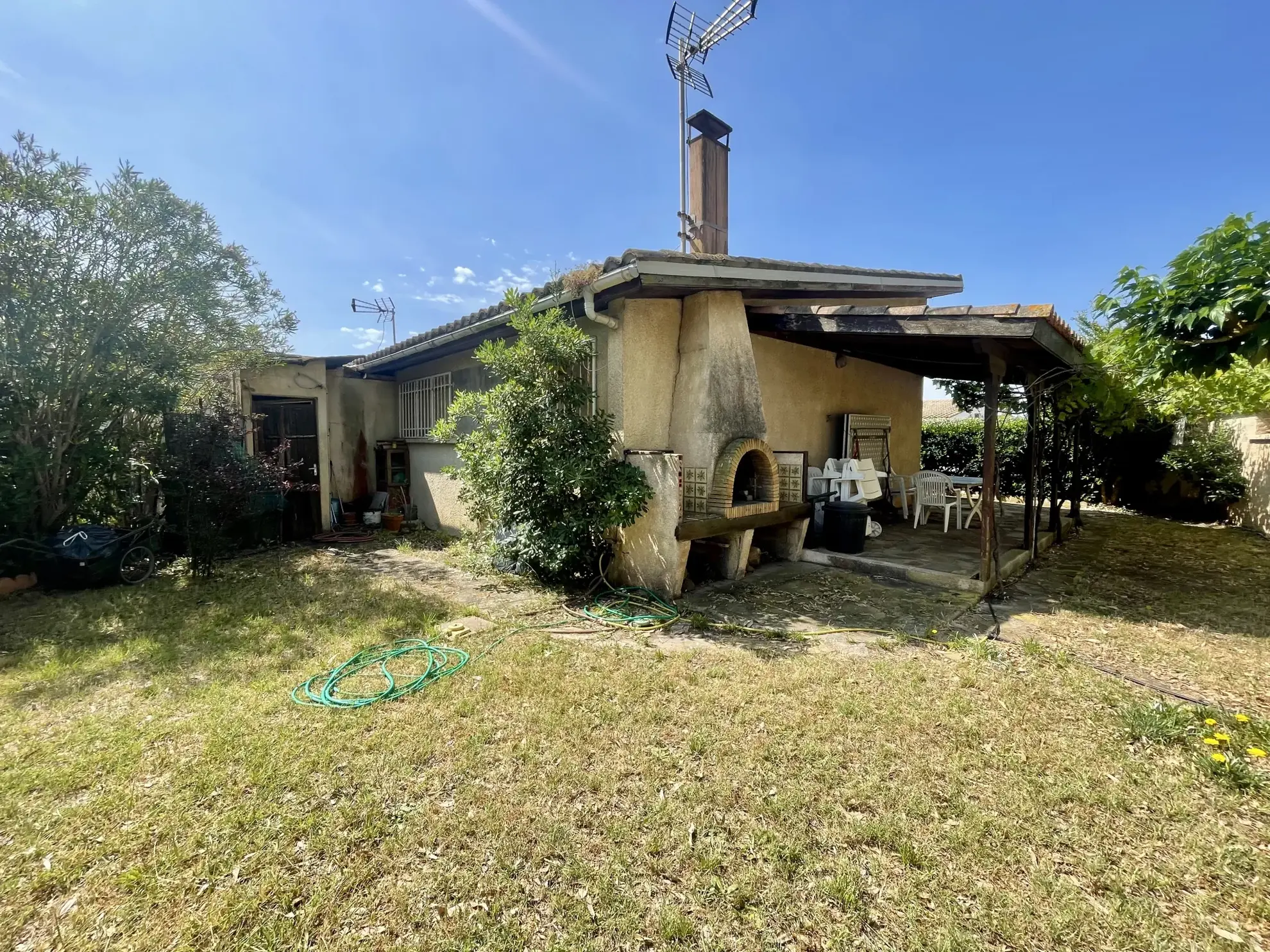 Villa à Vias Plage à 200m de la mer avec dépendance et grand terrain