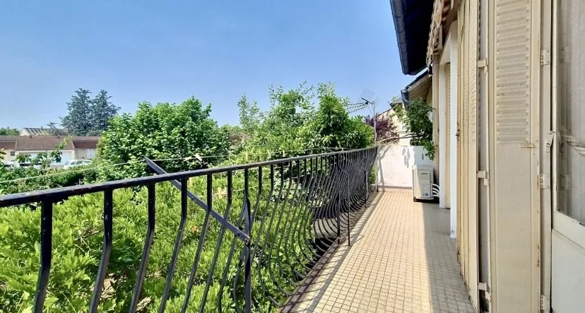 Maison familiale avec jardin et terrasse à Vichy - 145 m² 