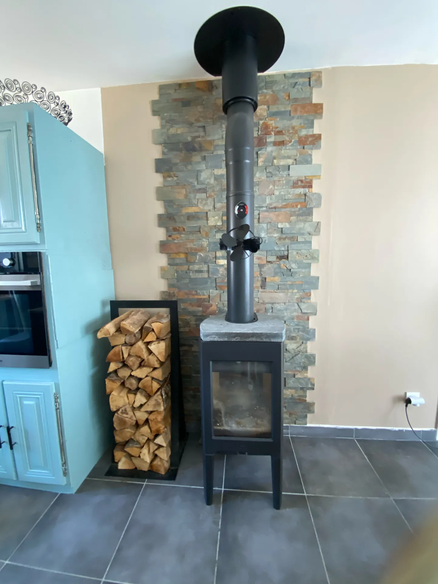 Belle villa de plain-pied avec piscine et terrasse à Saint Hilaire de Brethmas 