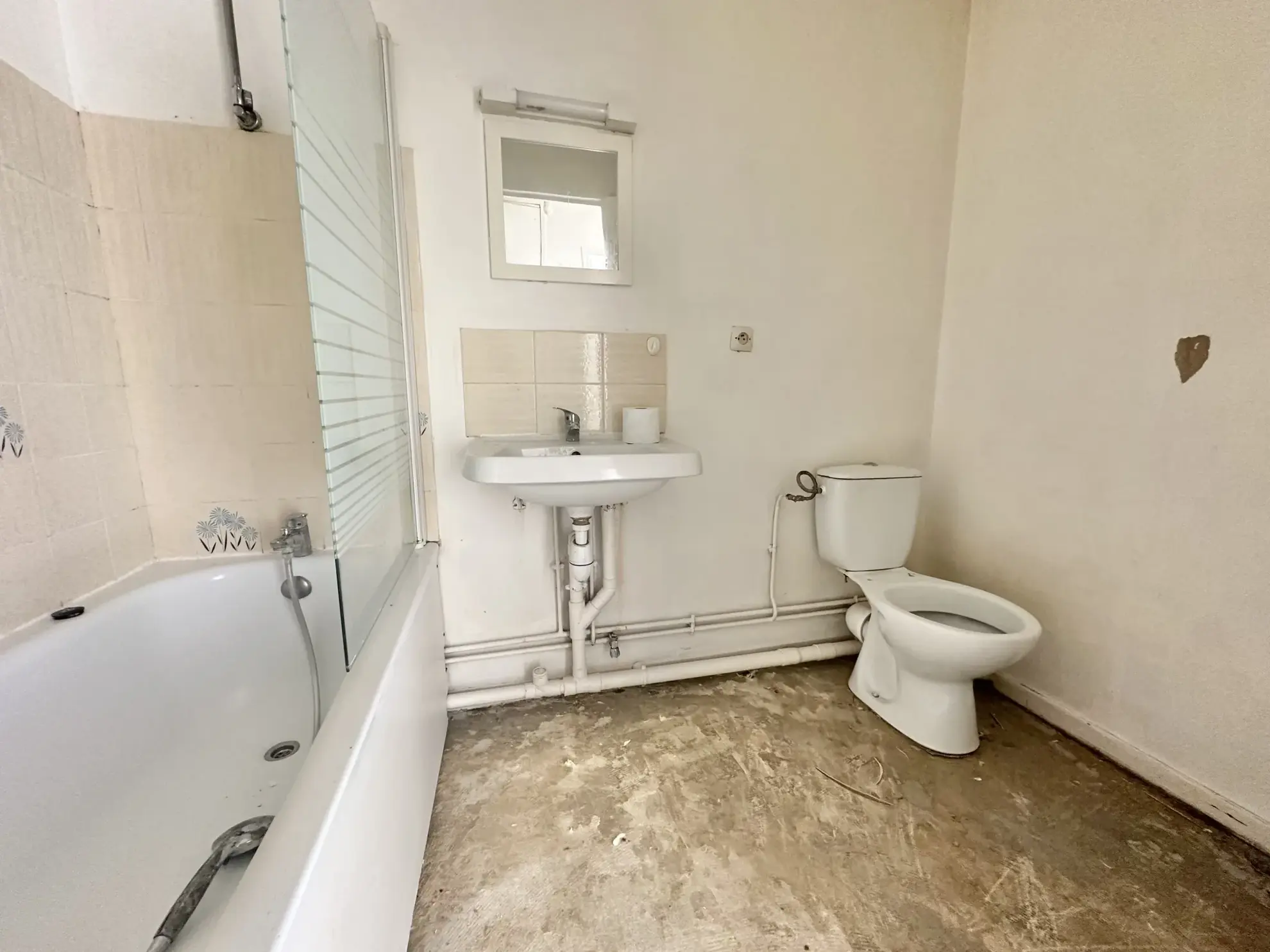 Studio à rénover à Le Mesnil-Esnard - Opportunité d'investissement 