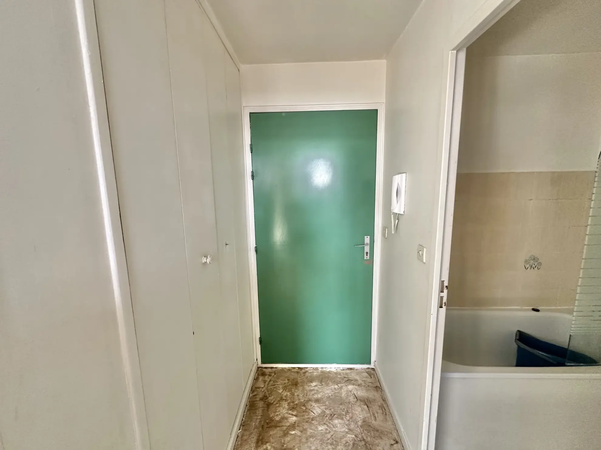 Studio à rénover à Le Mesnil-Esnard - Opportunité d'investissement 