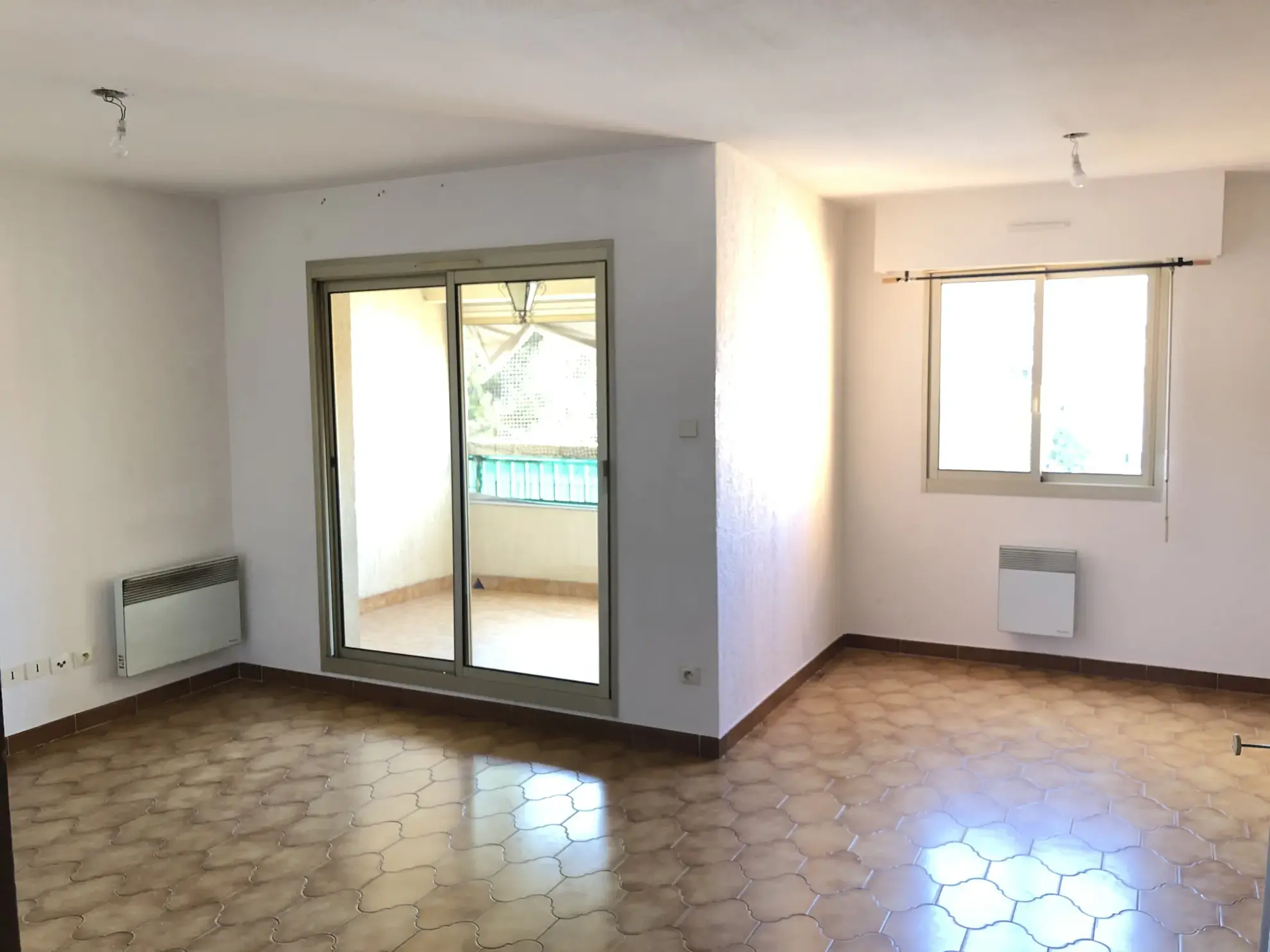 Duplex en vente à Pin Rolland, Saint-Mandrier-sur-Mer avec terrasse et potentiel