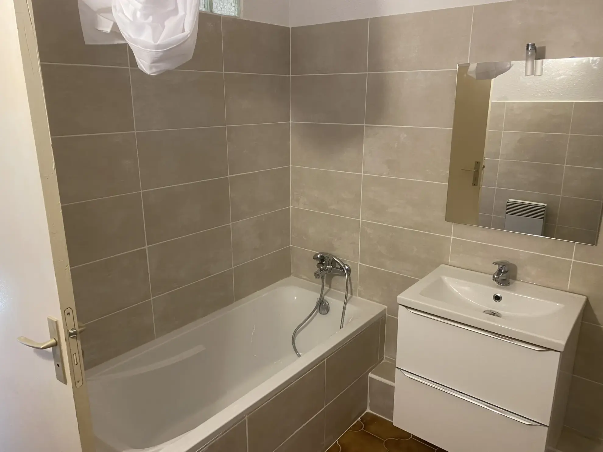 Duplex en vente à Pin Rolland, Saint-Mandrier-sur-Mer avec terrasse et potentiel 