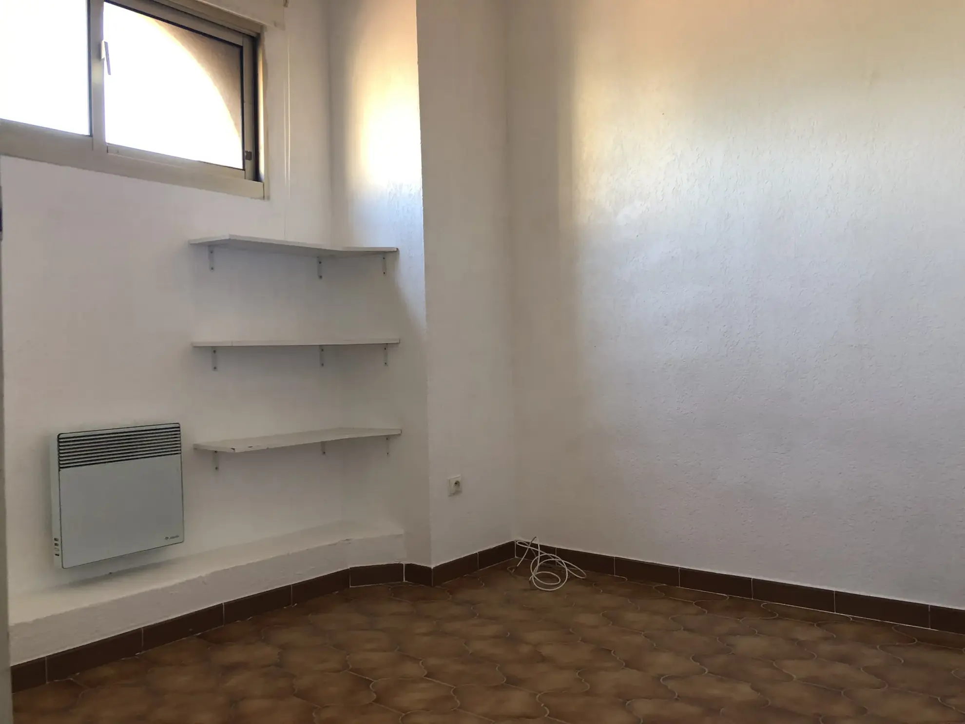 Duplex en vente à Pin Rolland, Saint-Mandrier-sur-Mer avec terrasse et potentiel 